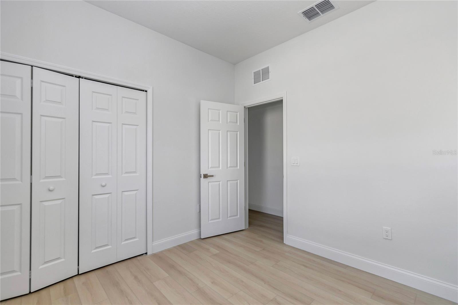 MARION OAKS UNIT 10 - Residential Lease