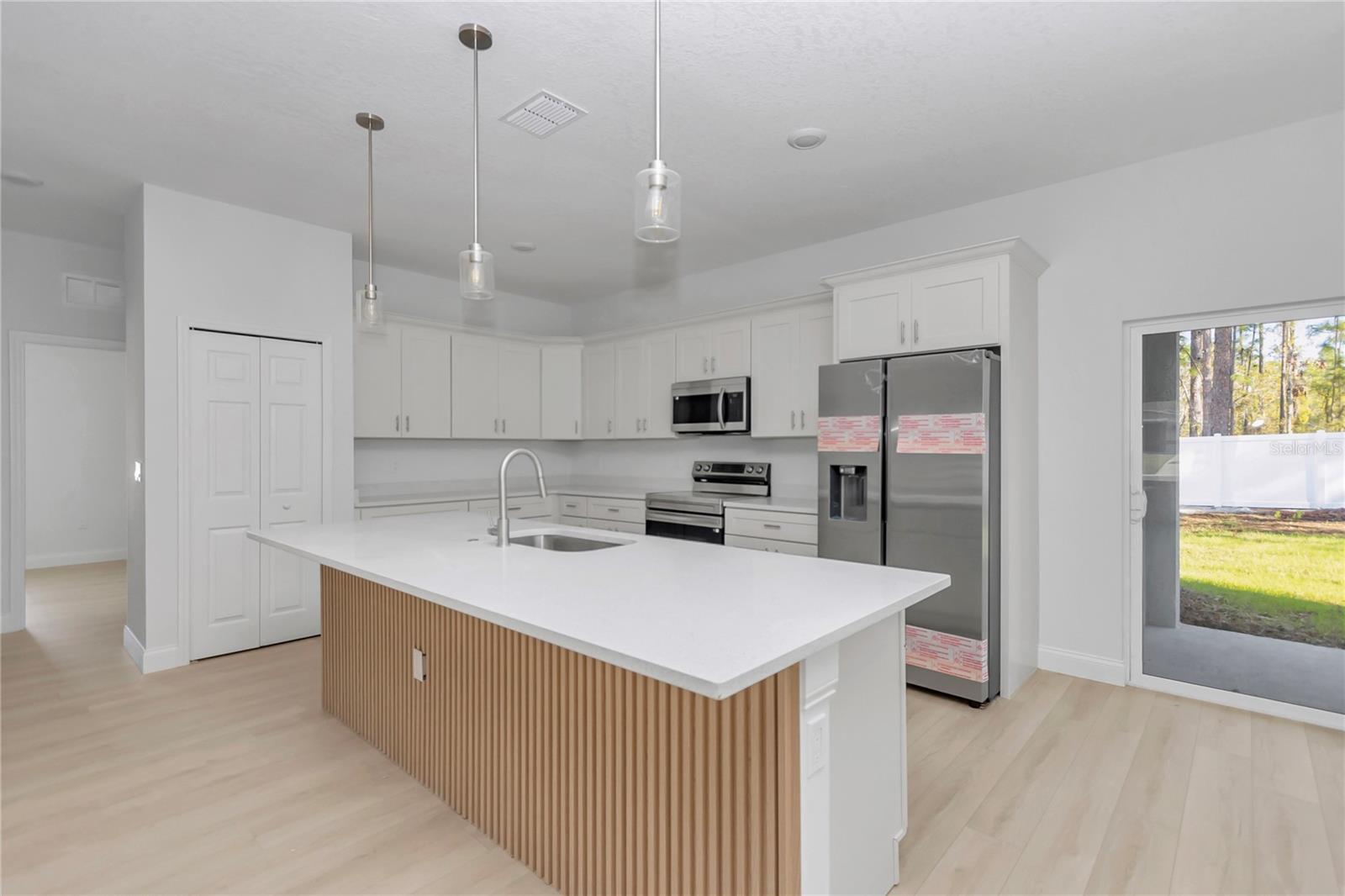 MARION OAKS UNIT 10 - Residential Lease