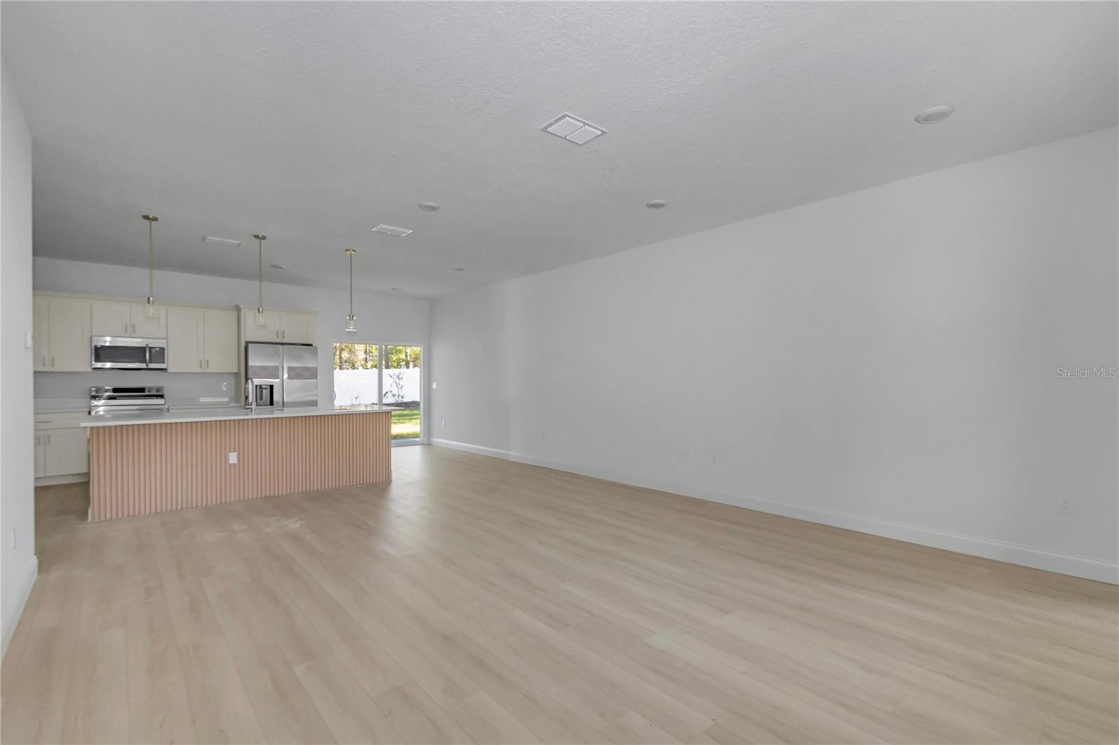 MARION OAKS UNIT 10 - Residential Lease