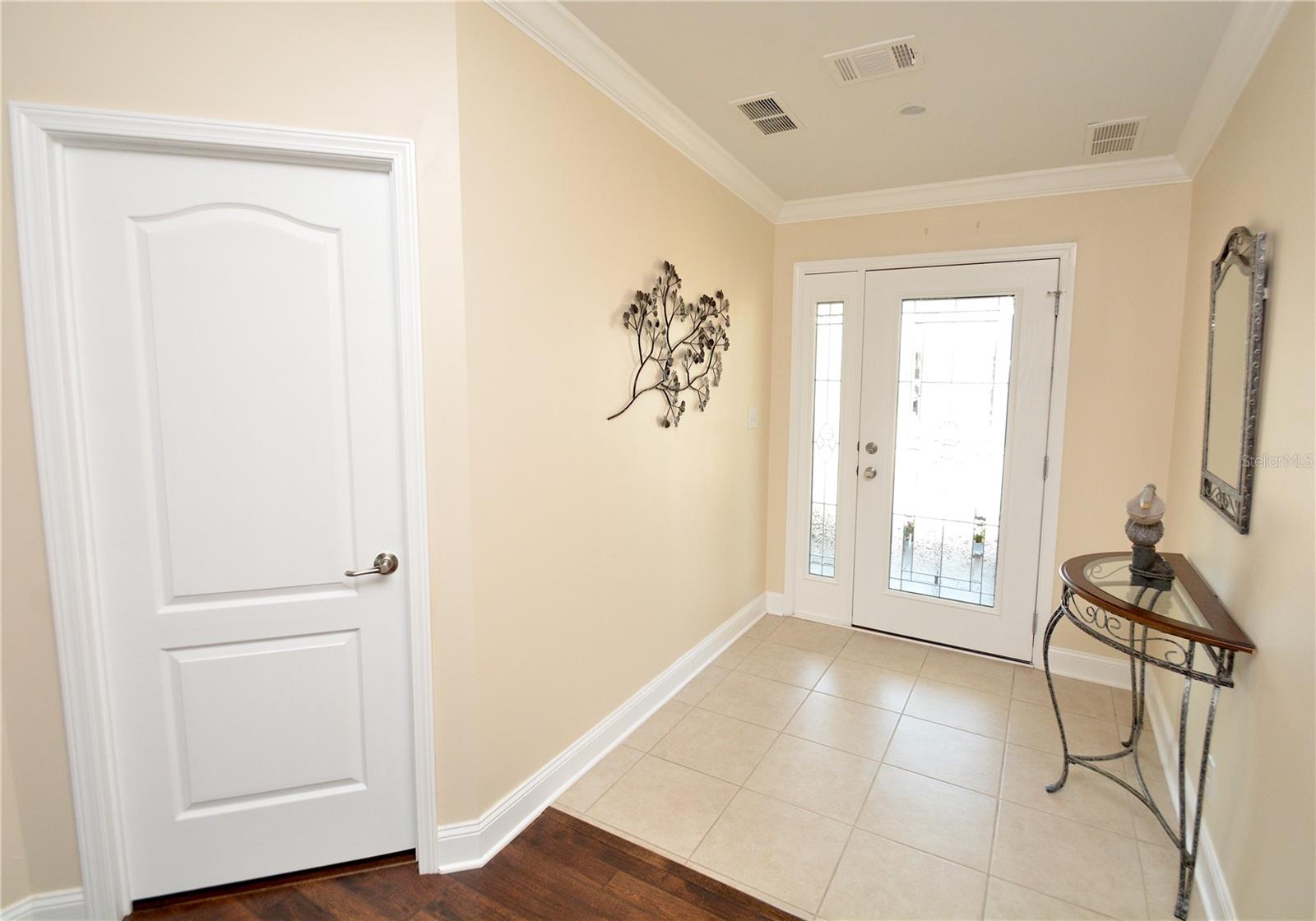 COUNTRY CLUB ESTATES - Residential Lease