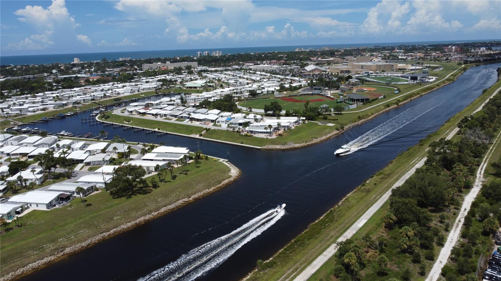 COUNTRY CLUB ESTATES - Residential Lease