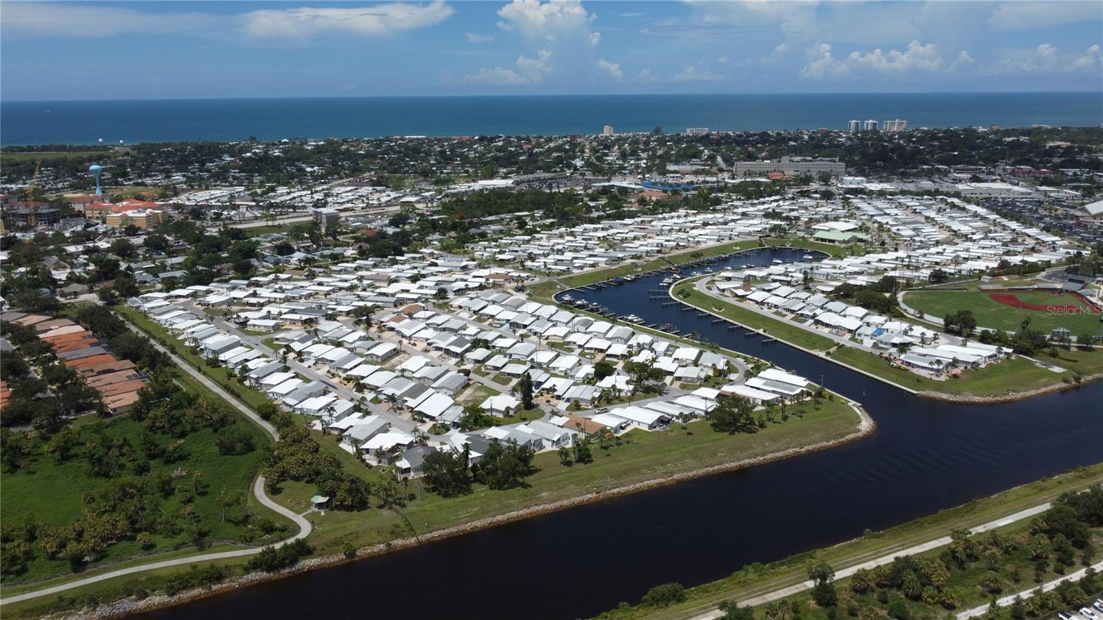 COUNTRY CLUB ESTATES - Residential Lease