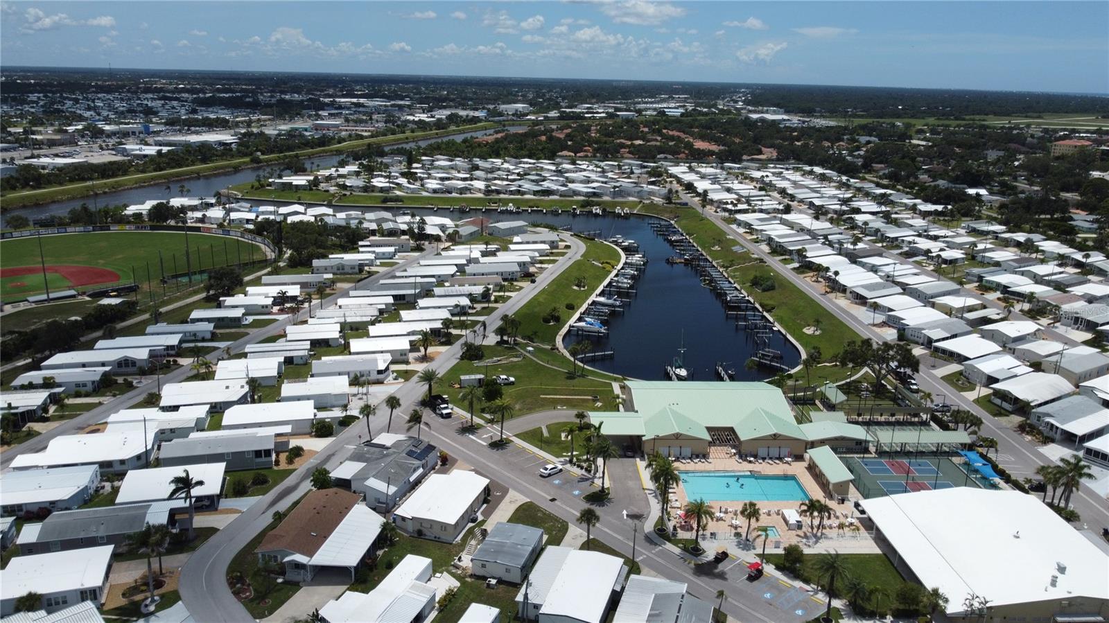 COUNTRY CLUB ESTATES - Residential Lease