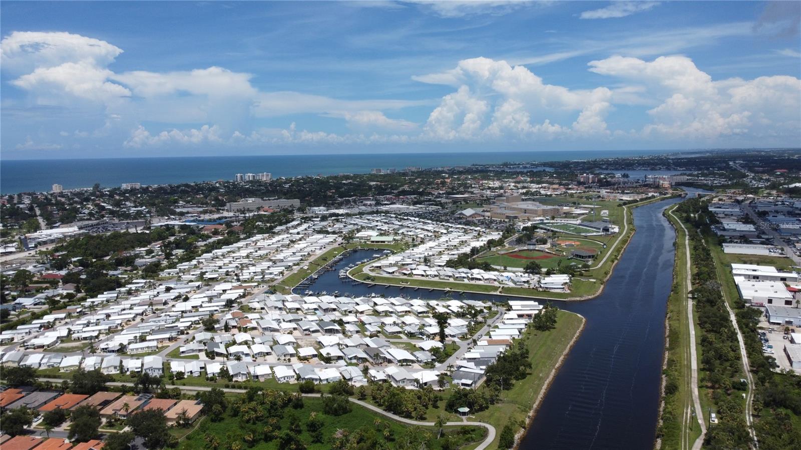 COUNTRY CLUB ESTATES - Residential Lease