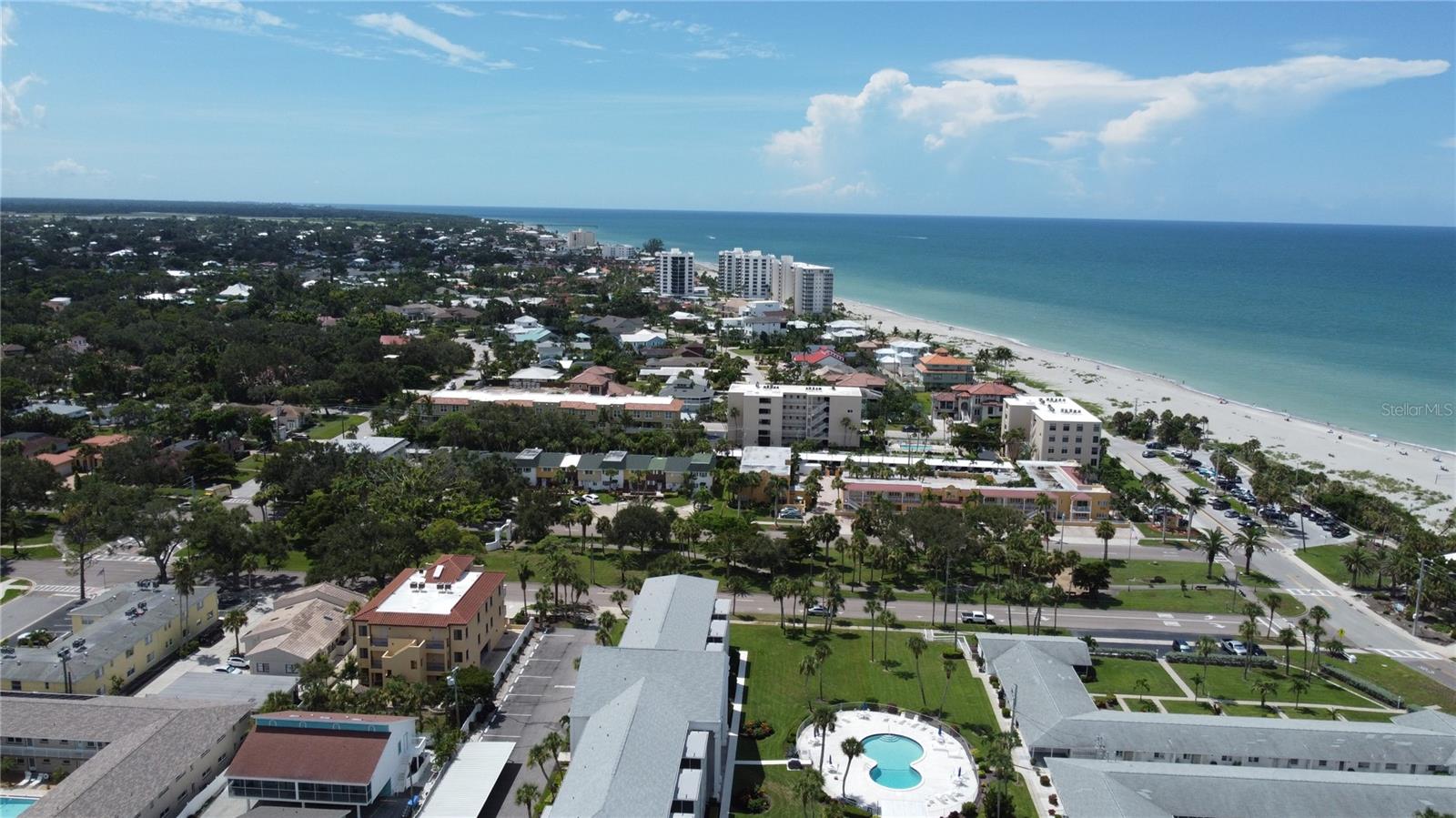 COUNTRY CLUB ESTATES - Residential Lease
