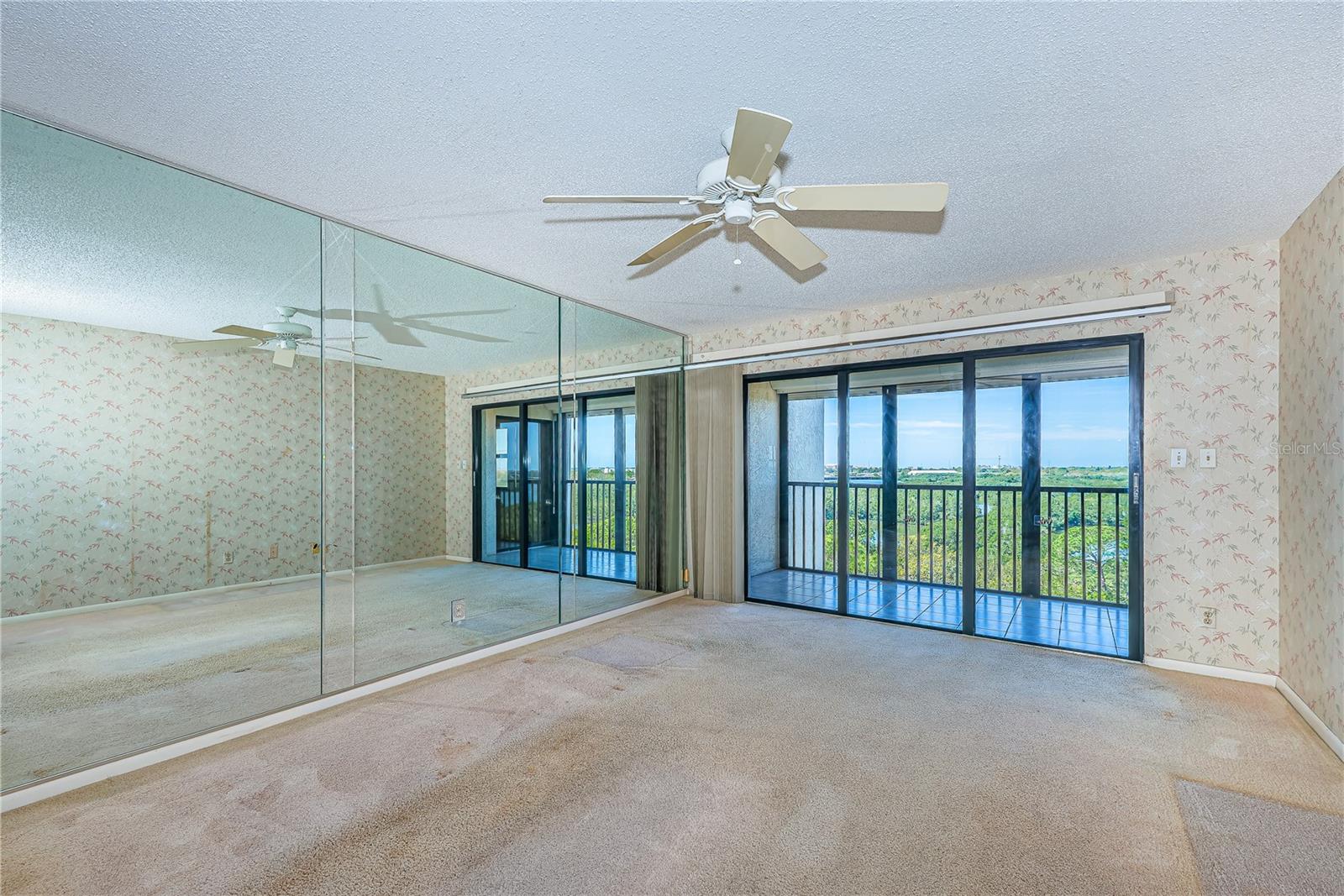 ISLAND VIEW SOUTH CONDO - Residential