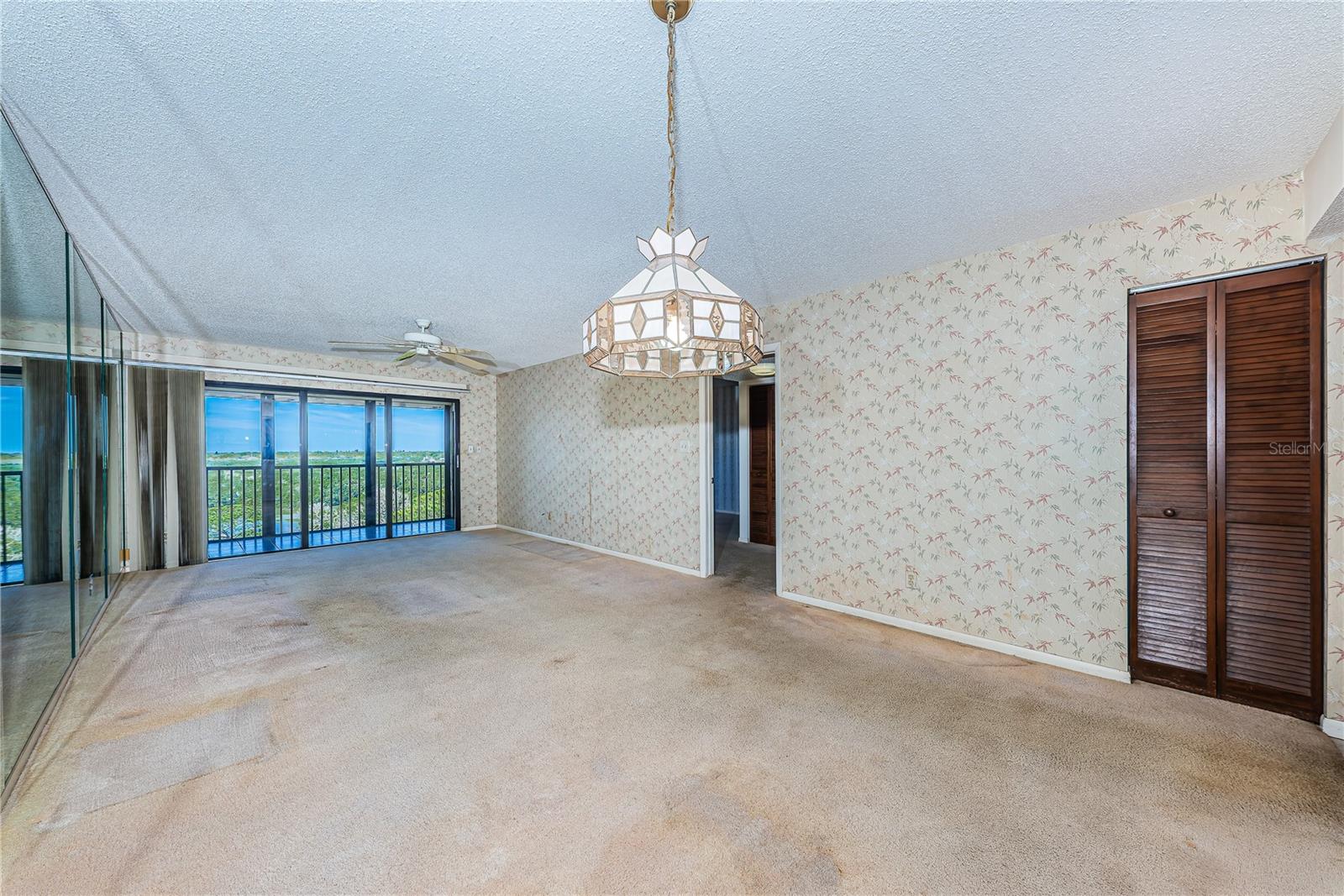 ISLAND VIEW SOUTH CONDO - Residential