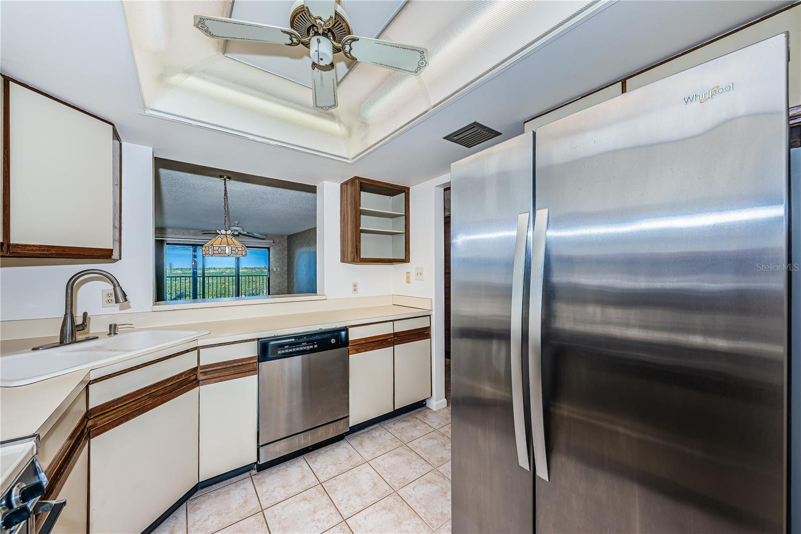 ISLAND VIEW SOUTH CONDO - Residential