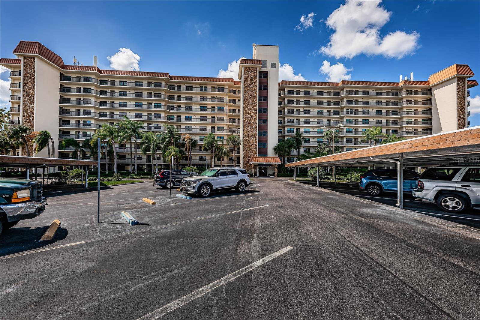 ISLAND VIEW SOUTH CONDO - Residential