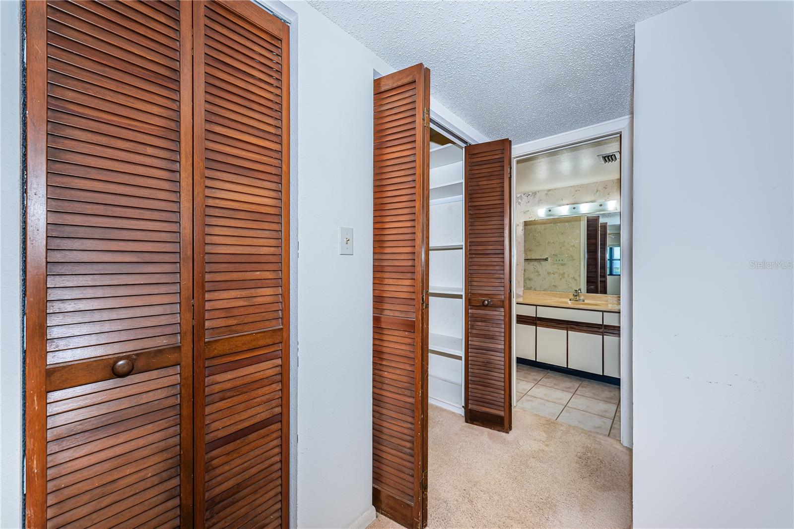 ISLAND VIEW SOUTH CONDO - Residential