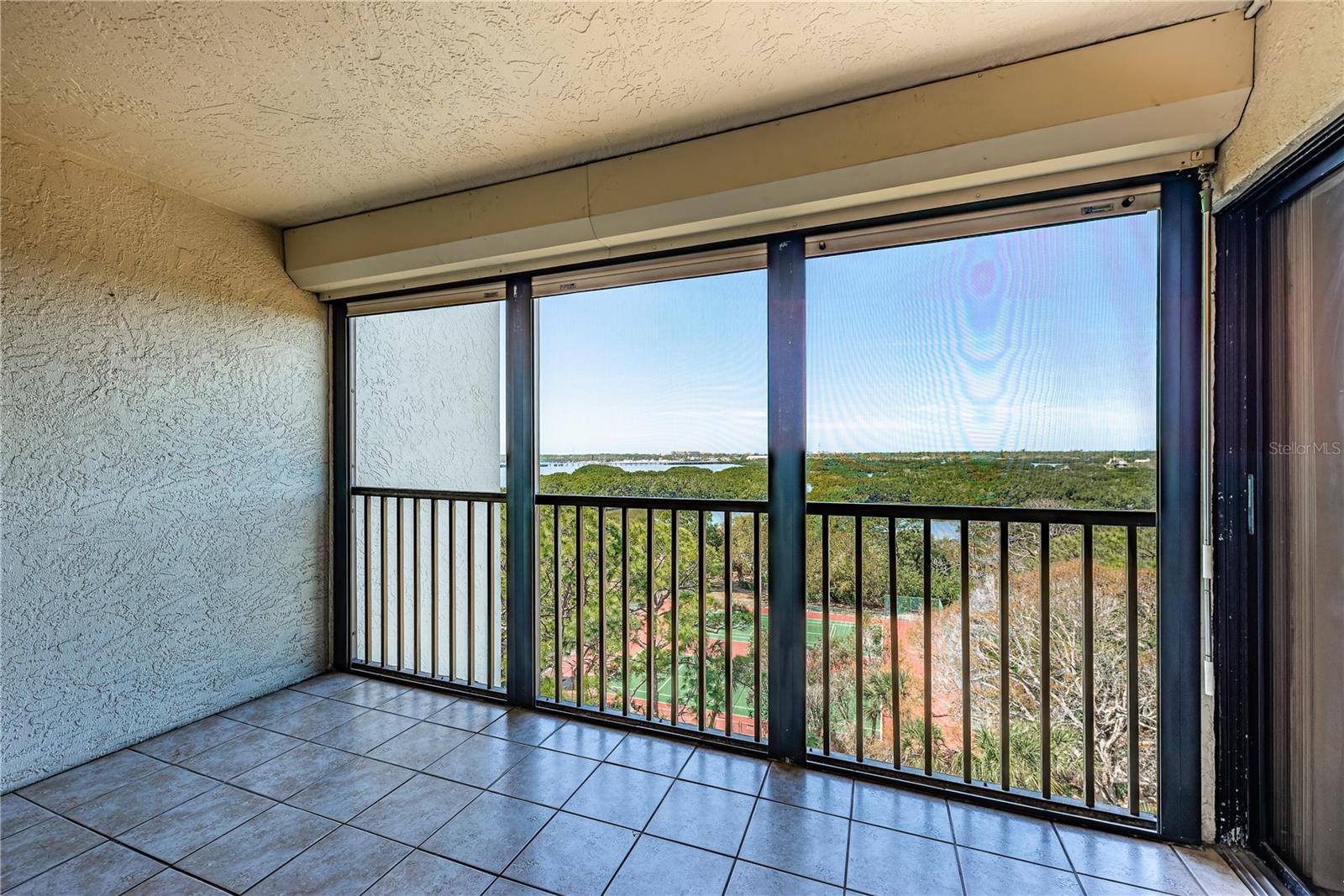 ISLAND VIEW SOUTH CONDO - Residential