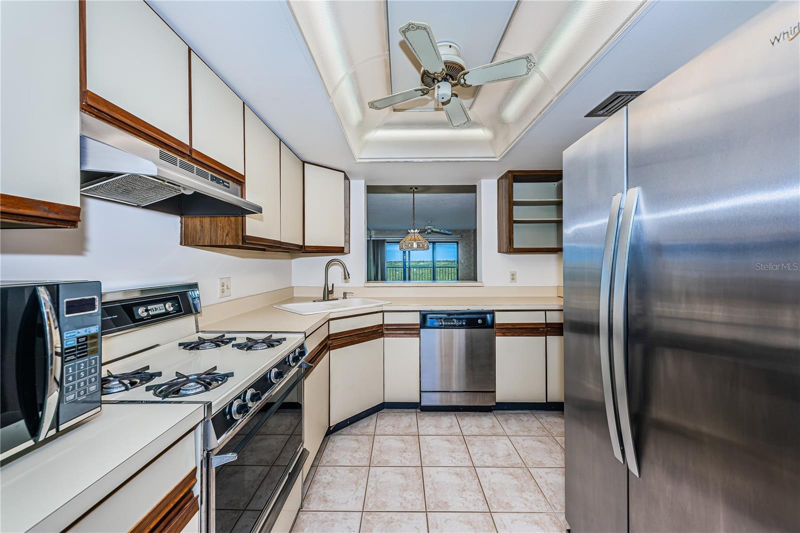 ISLAND VIEW SOUTH CONDO - Residential