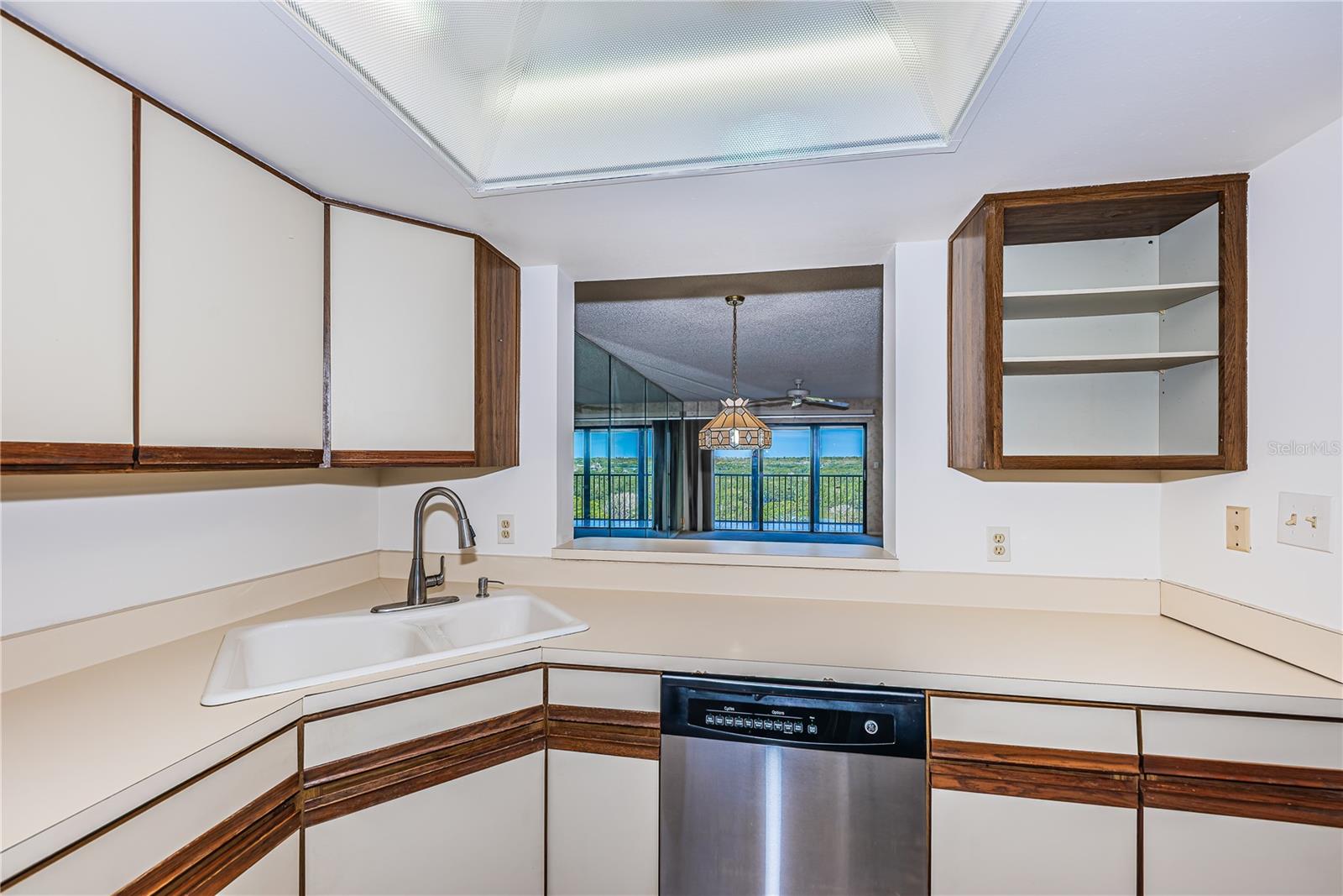 ISLAND VIEW SOUTH CONDO - Residential