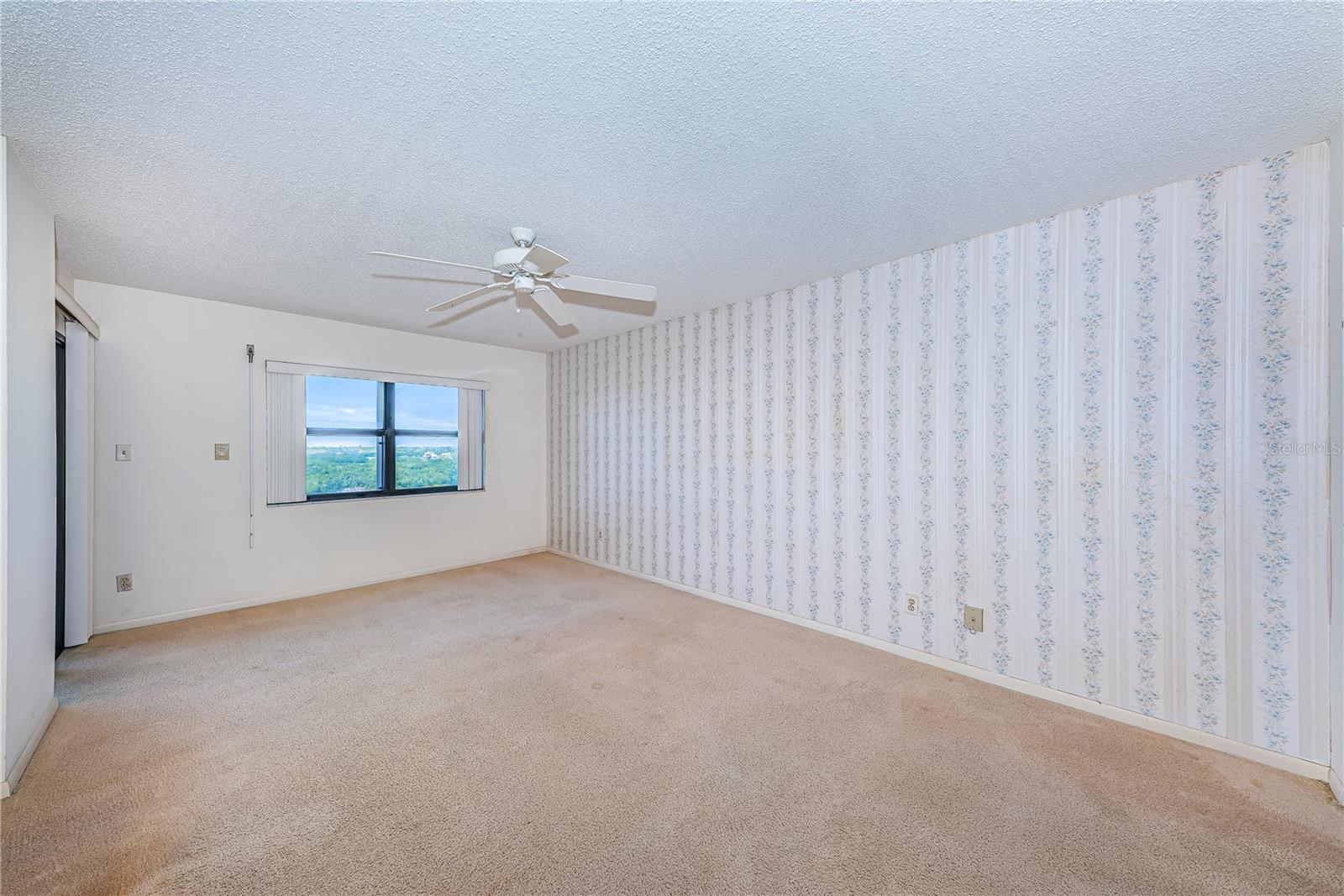 ISLAND VIEW SOUTH CONDO - Residential