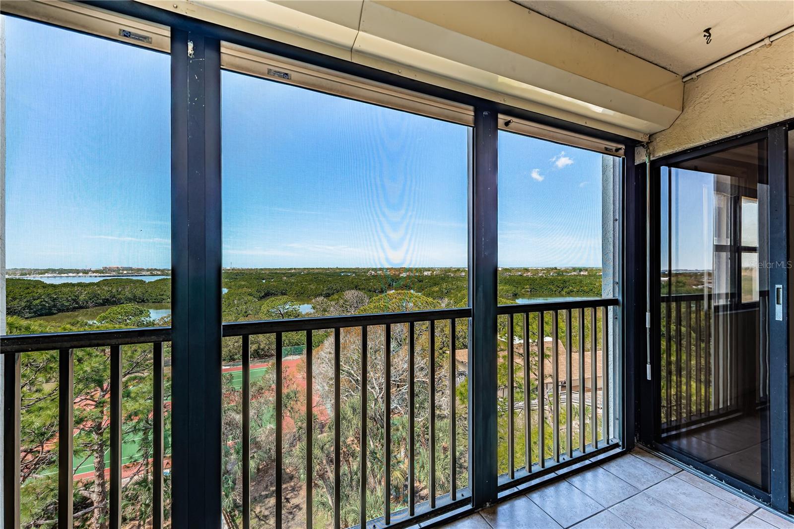 ISLAND VIEW SOUTH CONDO - Residential