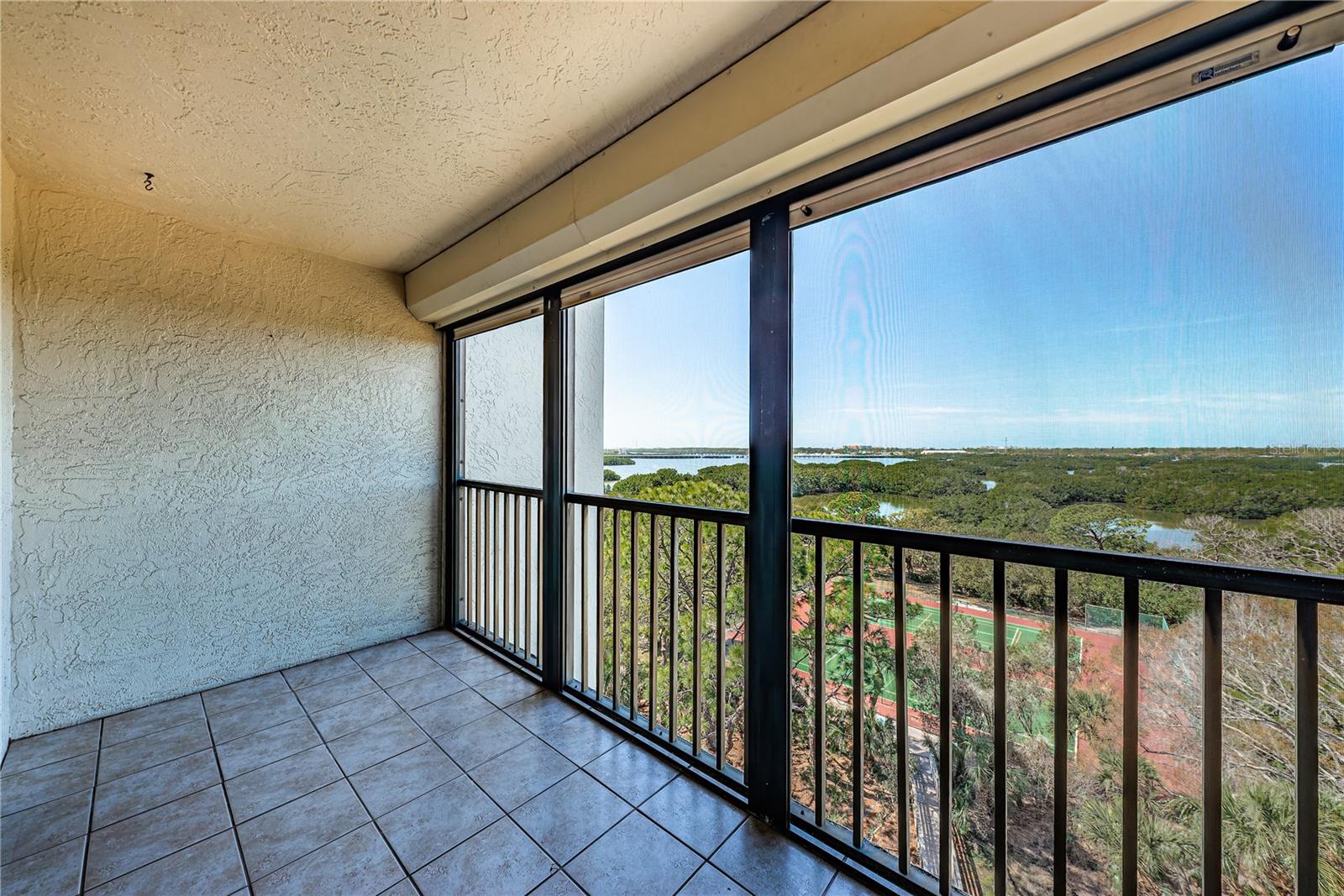 ISLAND VIEW SOUTH CONDO - Residential