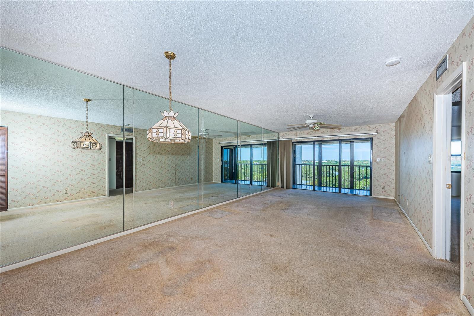 ISLAND VIEW SOUTH CONDO - Residential