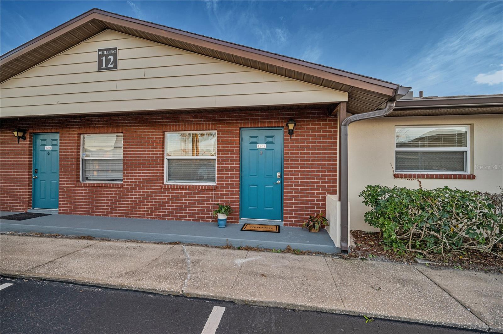 HILL CREST VILLAS - Residential