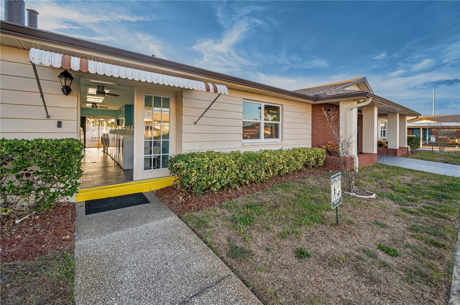 HILL CREST VILLAS - Residential