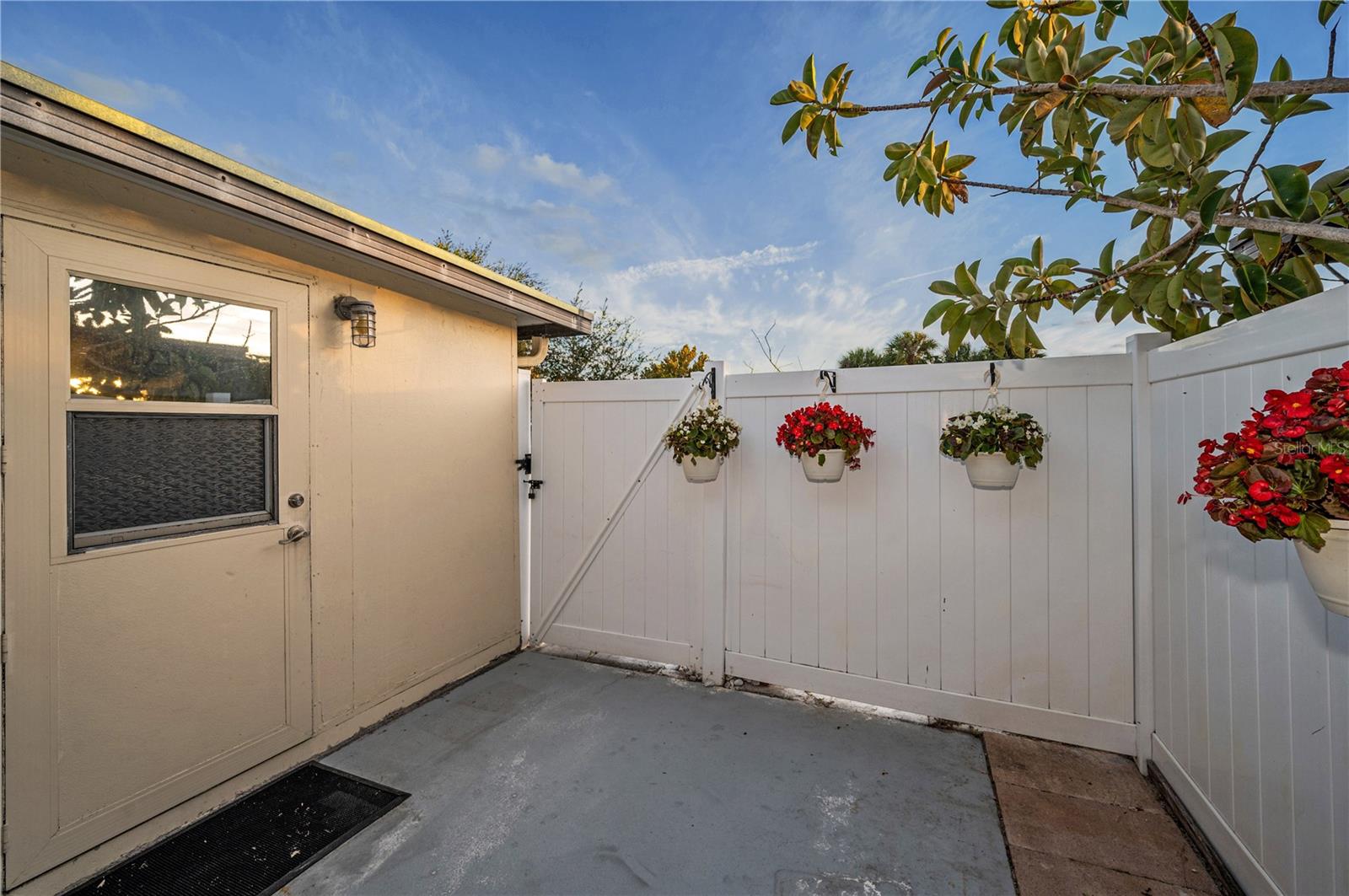 HILL CREST VILLAS - Residential