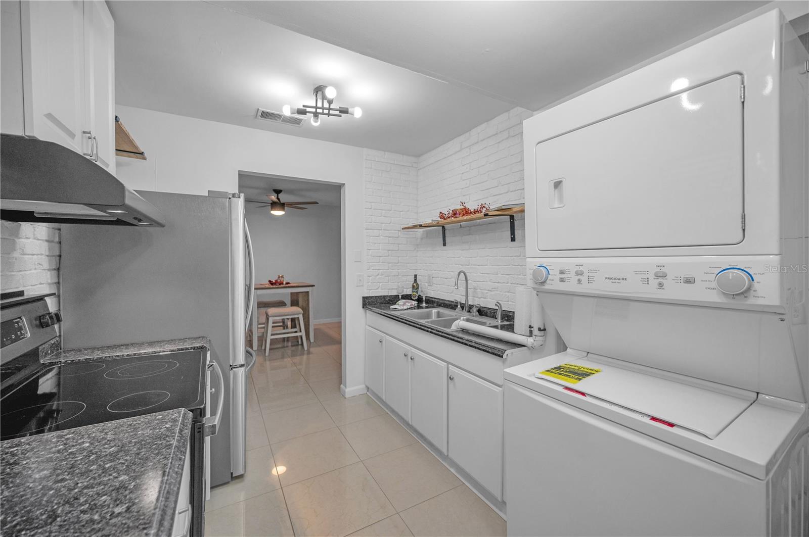 HILL CREST VILLAS - Residential