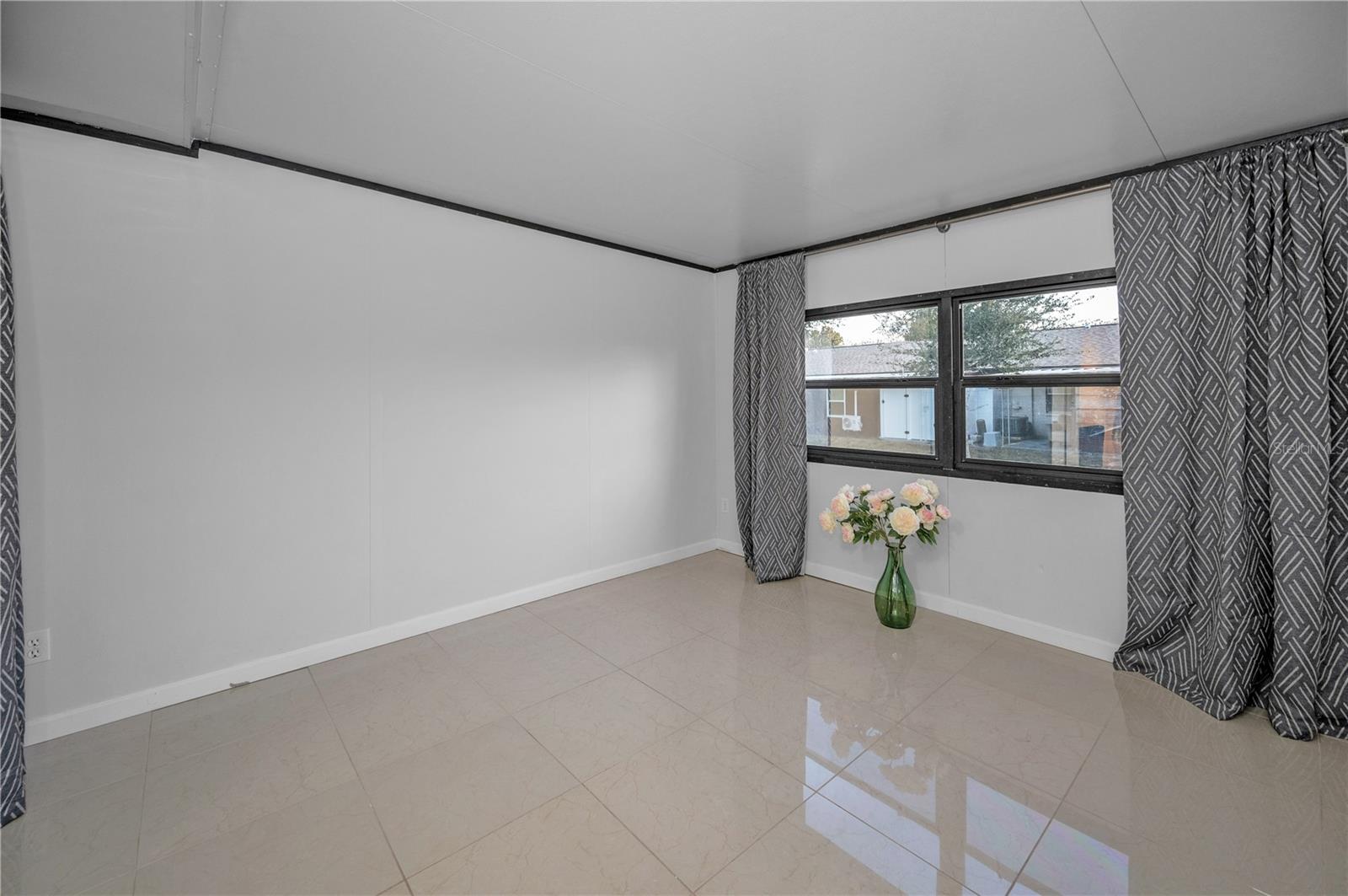 HILL CREST VILLAS - Residential