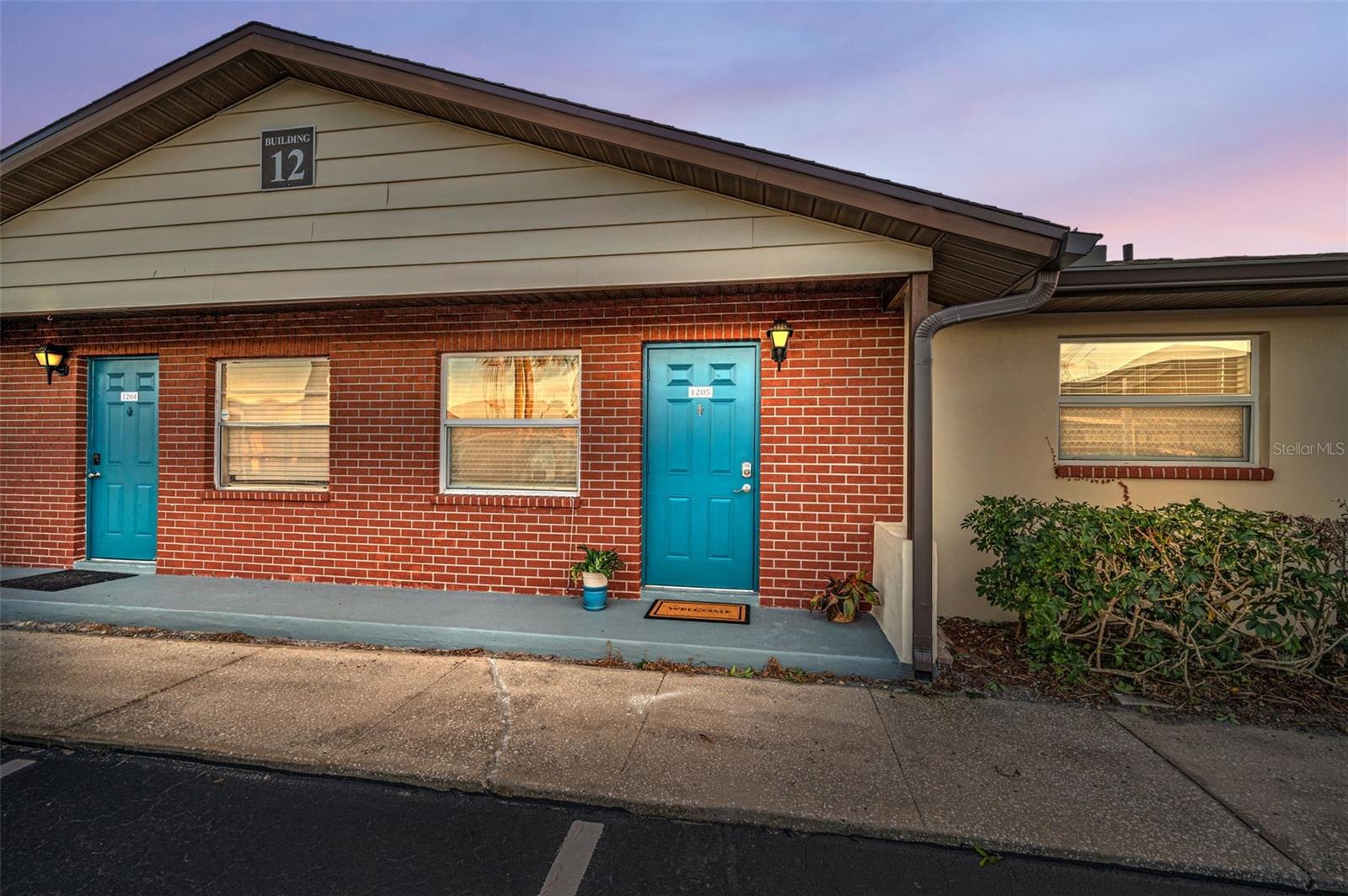 HILL CREST VILLAS - Residential