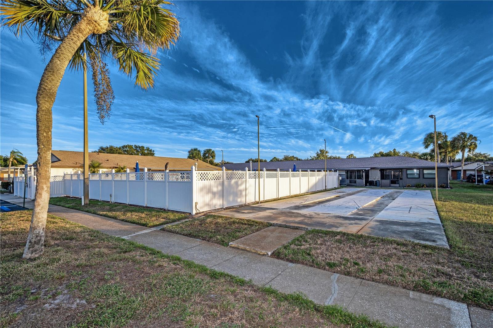 HILL CREST VILLAS - Residential