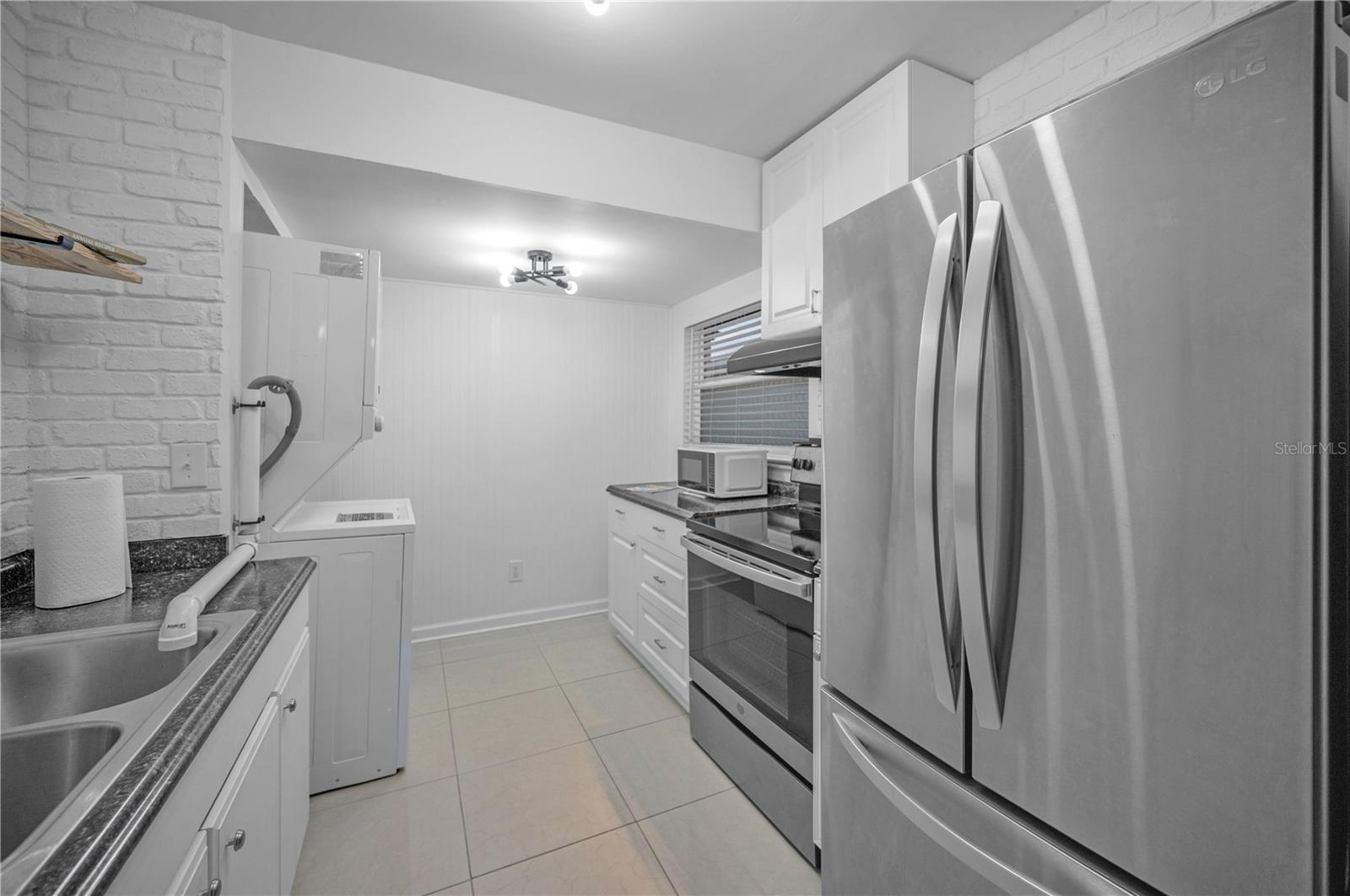 HILL CREST VILLAS - Residential