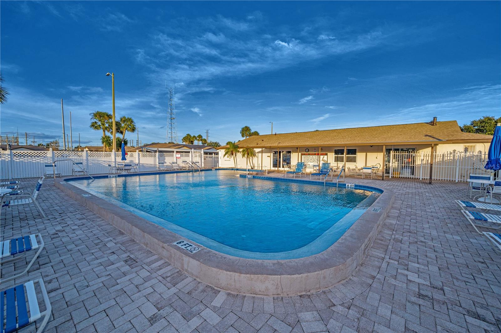 HILL CREST VILLAS - Residential