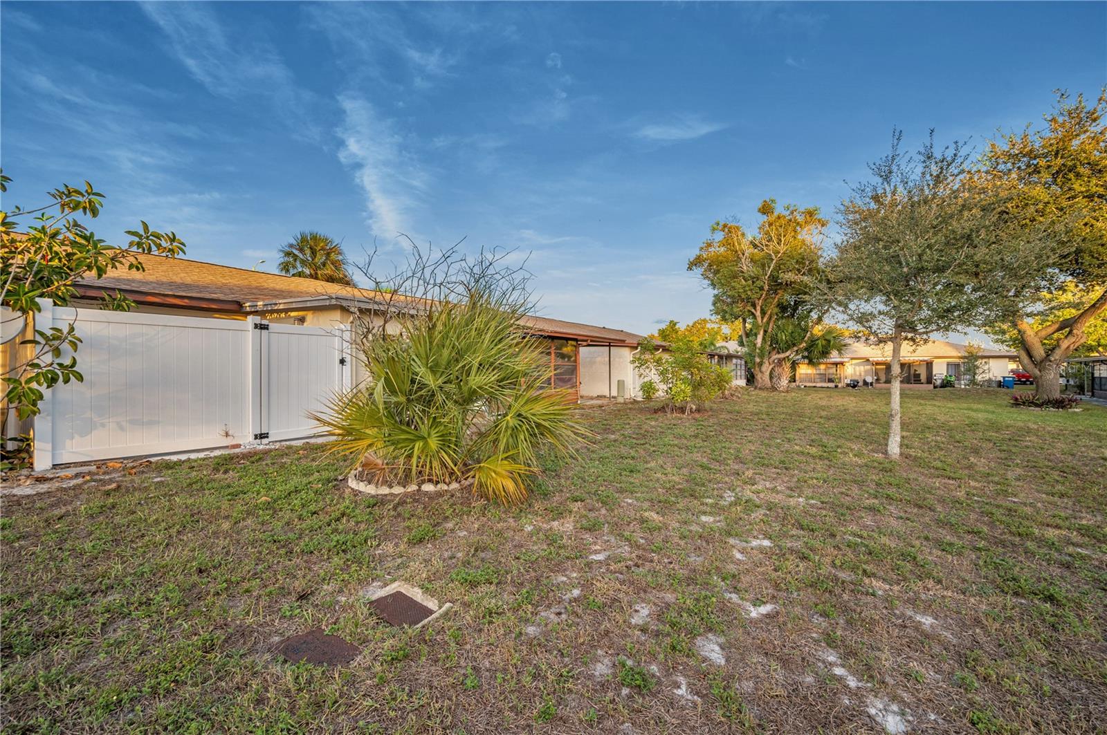 HILL CREST VILLAS - Residential