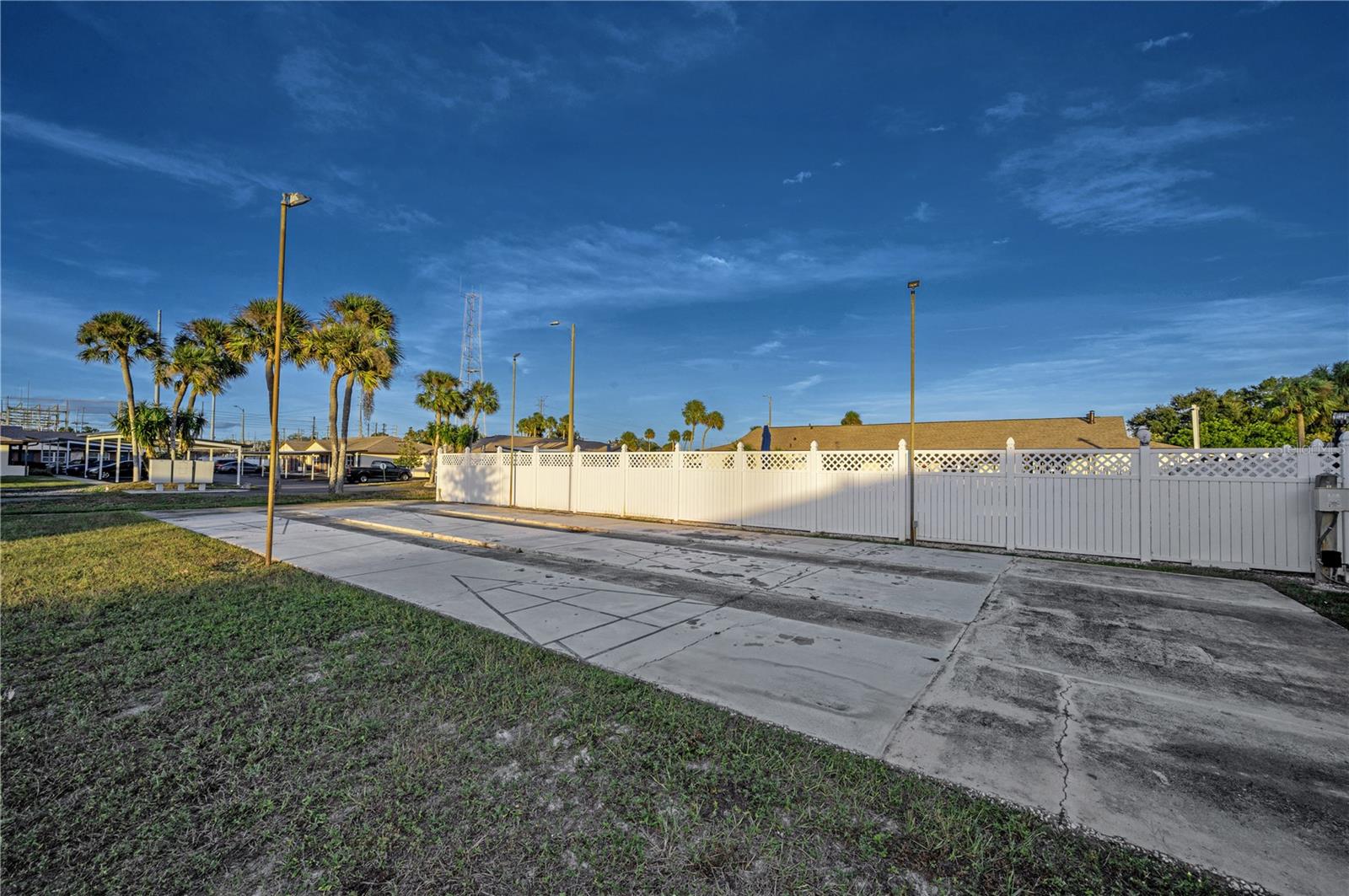 HILL CREST VILLAS - Residential