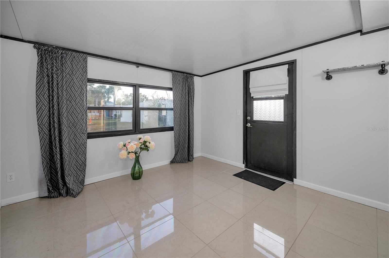 HILL CREST VILLAS - Residential