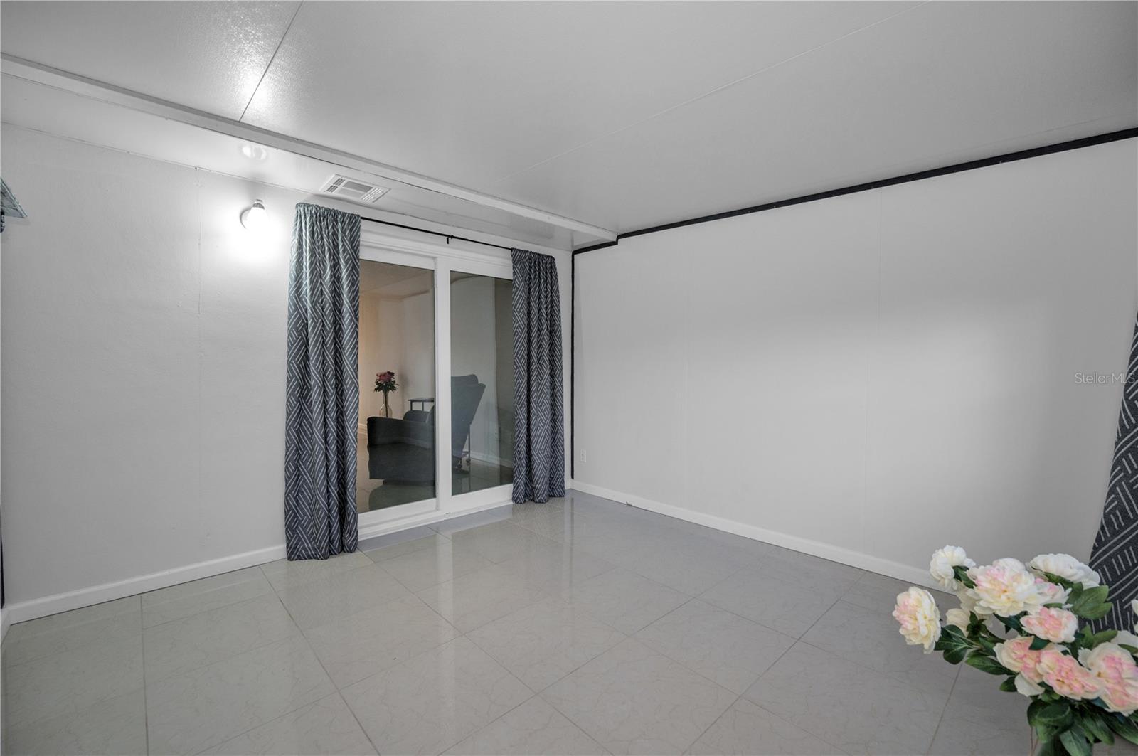 HILL CREST VILLAS - Residential