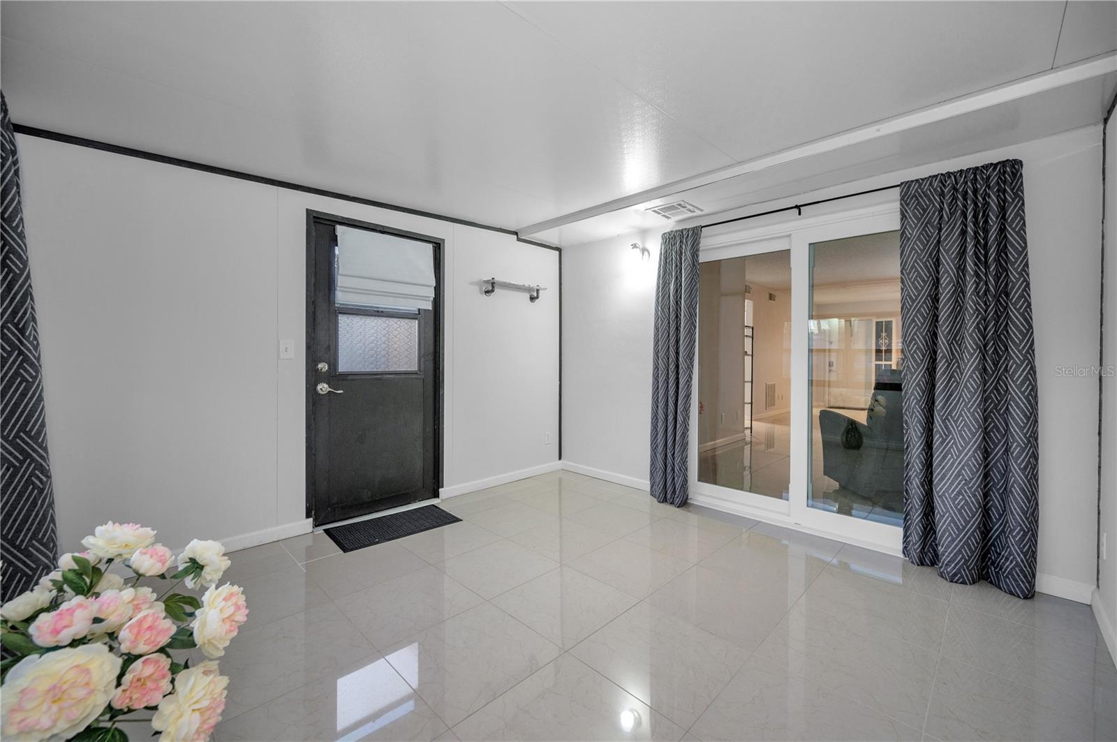 HILL CREST VILLAS - Residential