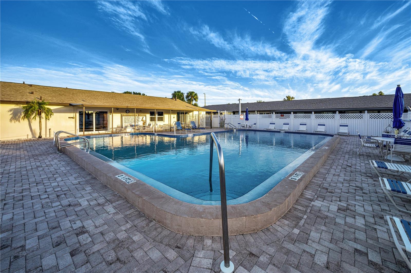 HILL CREST VILLAS - Residential