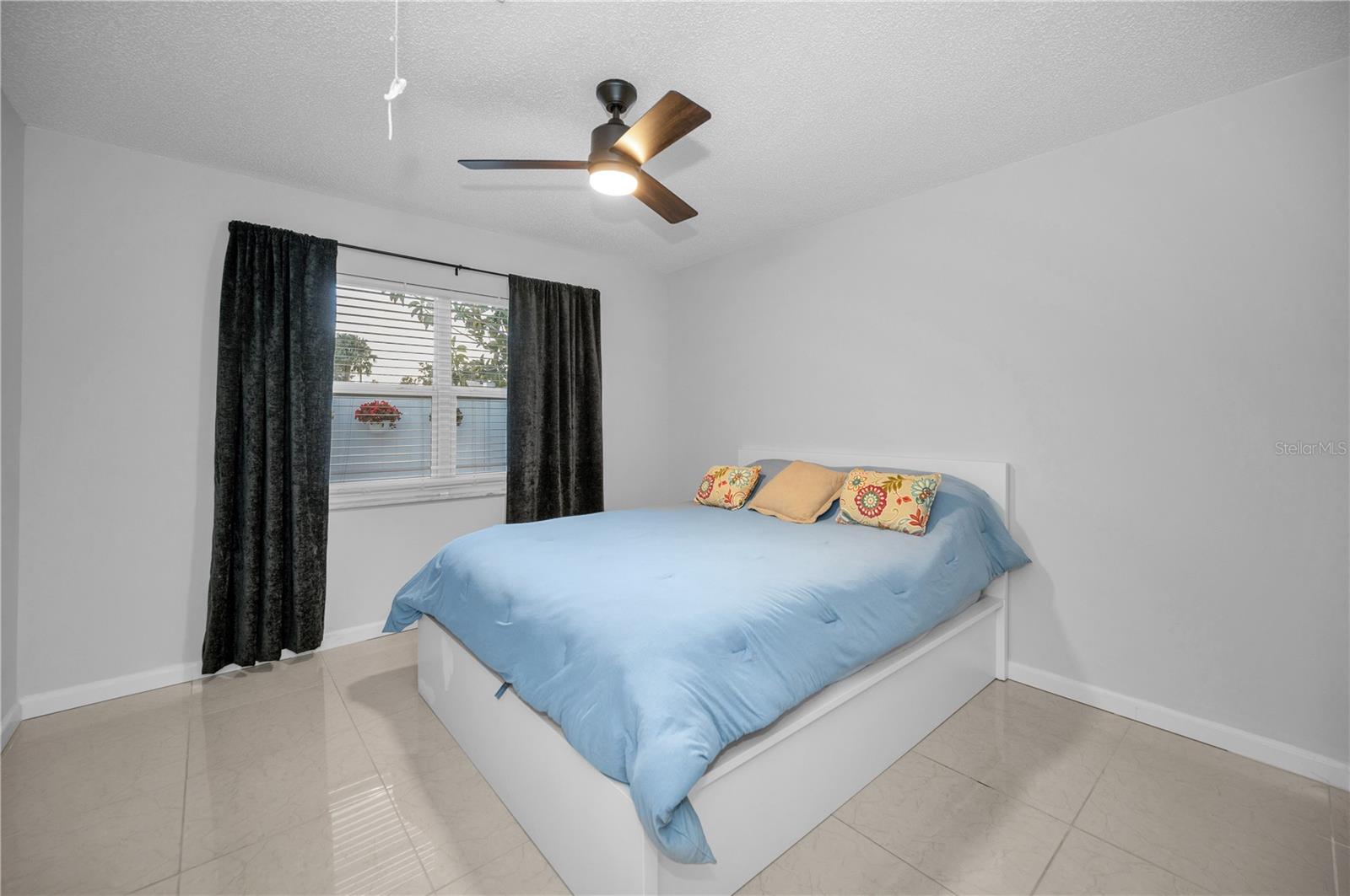 HILL CREST VILLAS - Residential