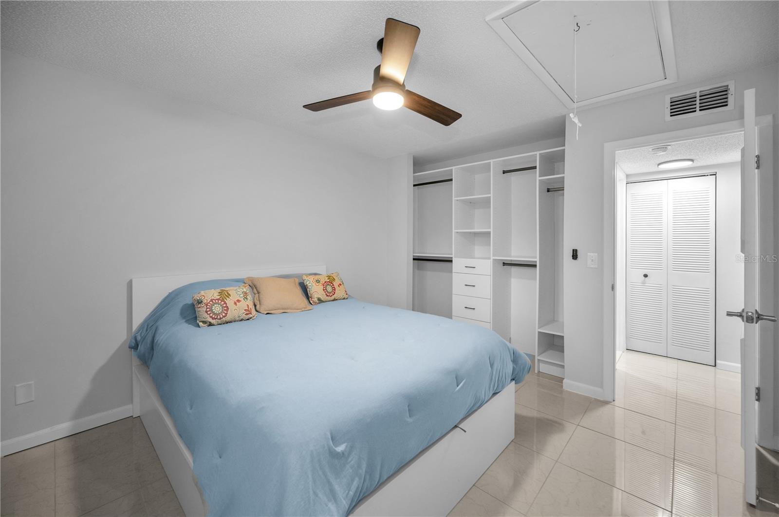 HILL CREST VILLAS - Residential