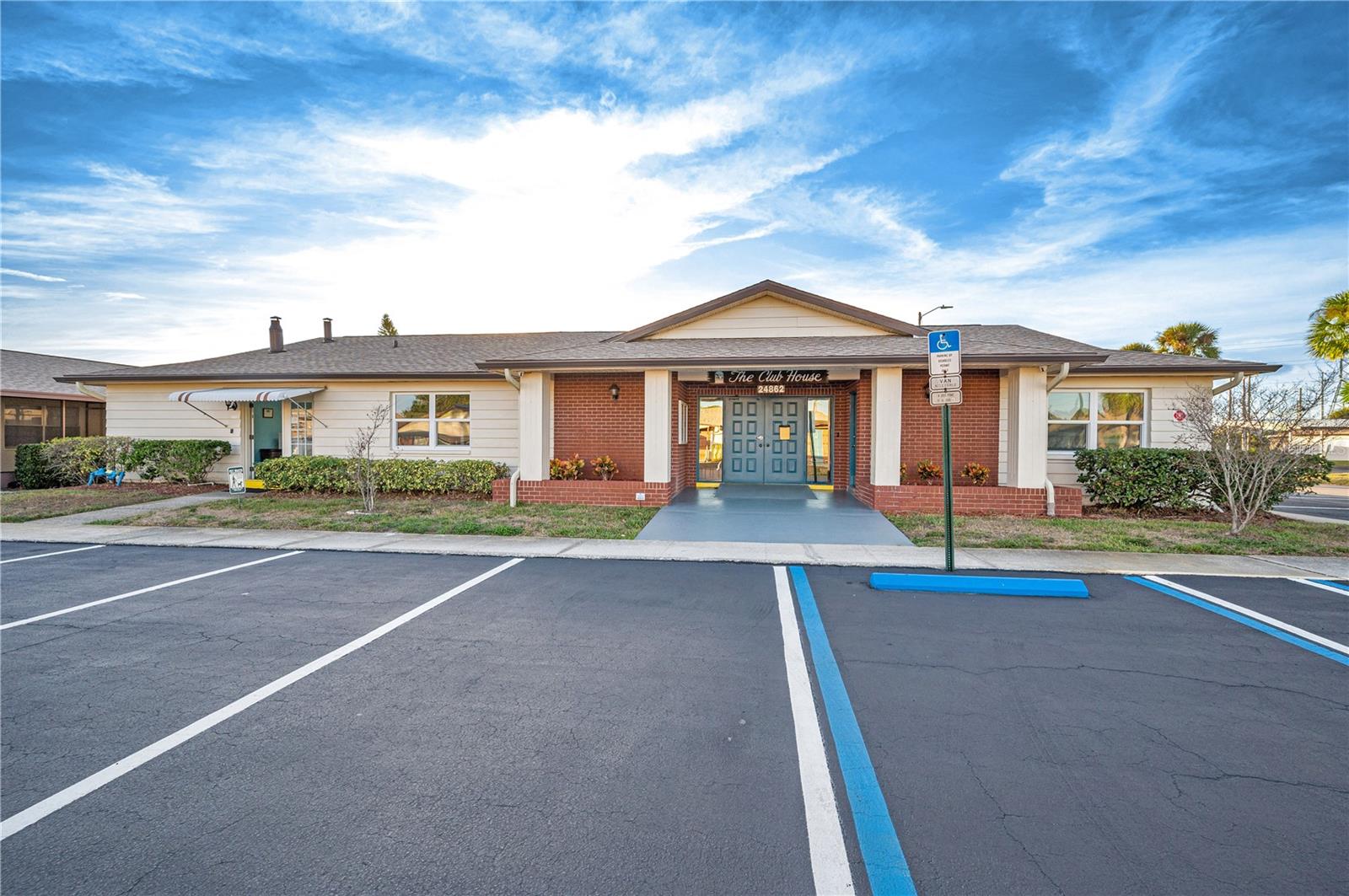 HILL CREST VILLAS - Residential