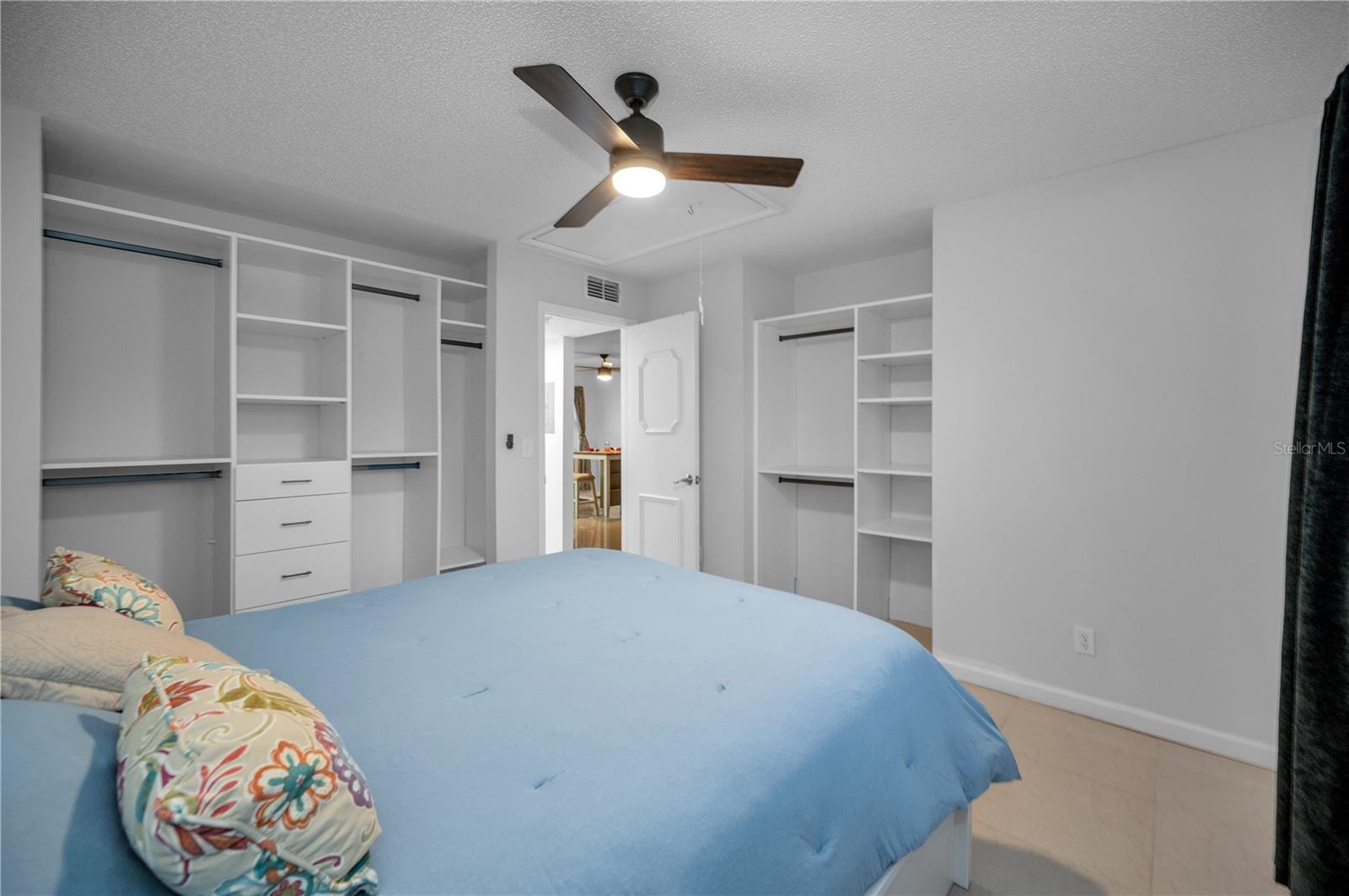 HILL CREST VILLAS - Residential