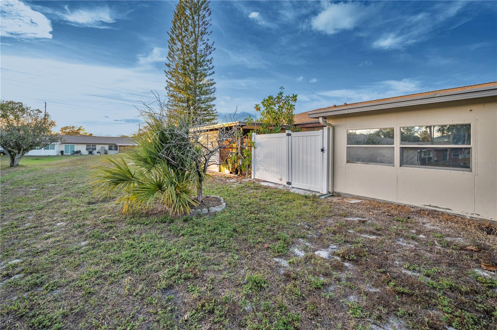 HILL CREST VILLAS - Residential