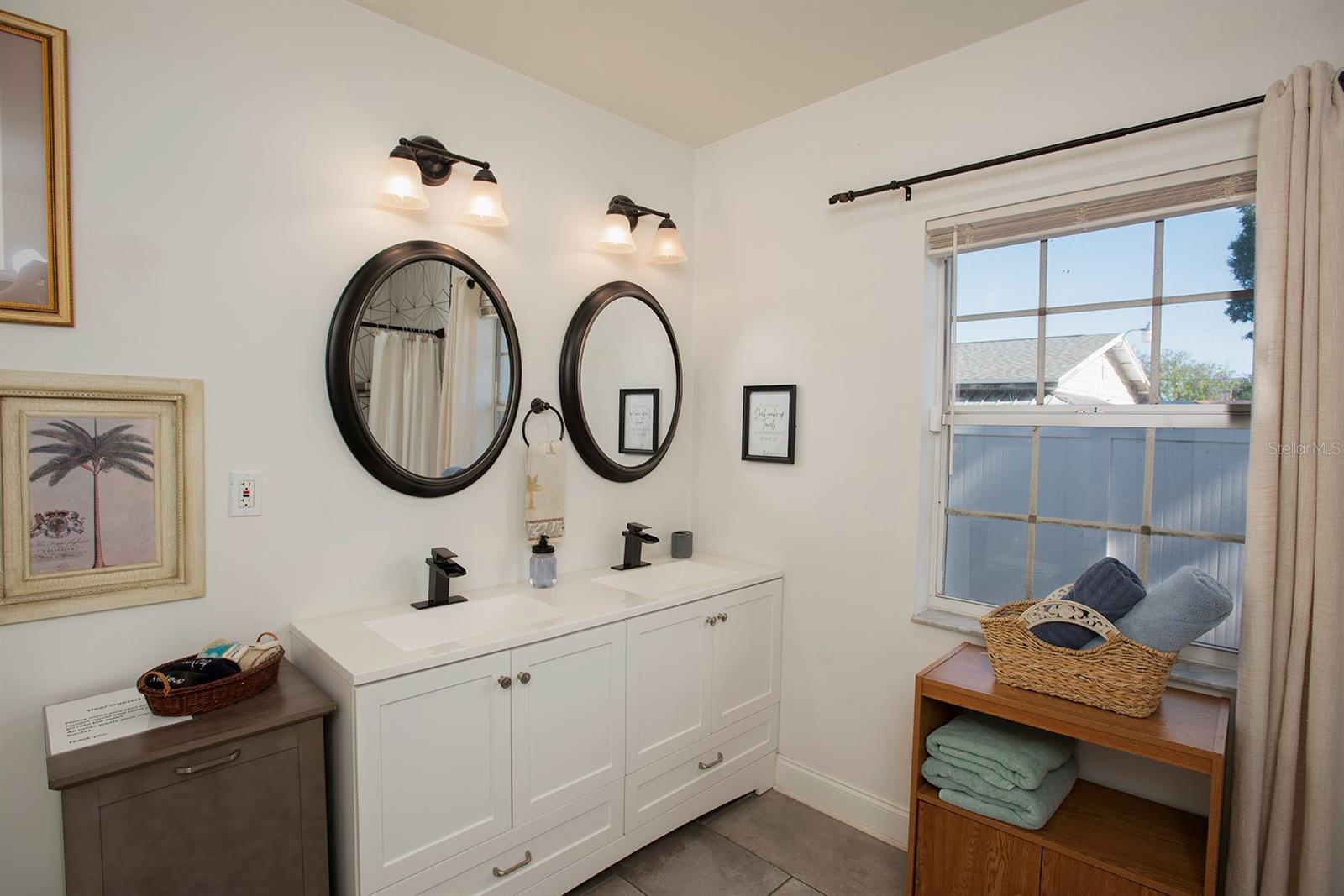 KENILWORTH - Residential