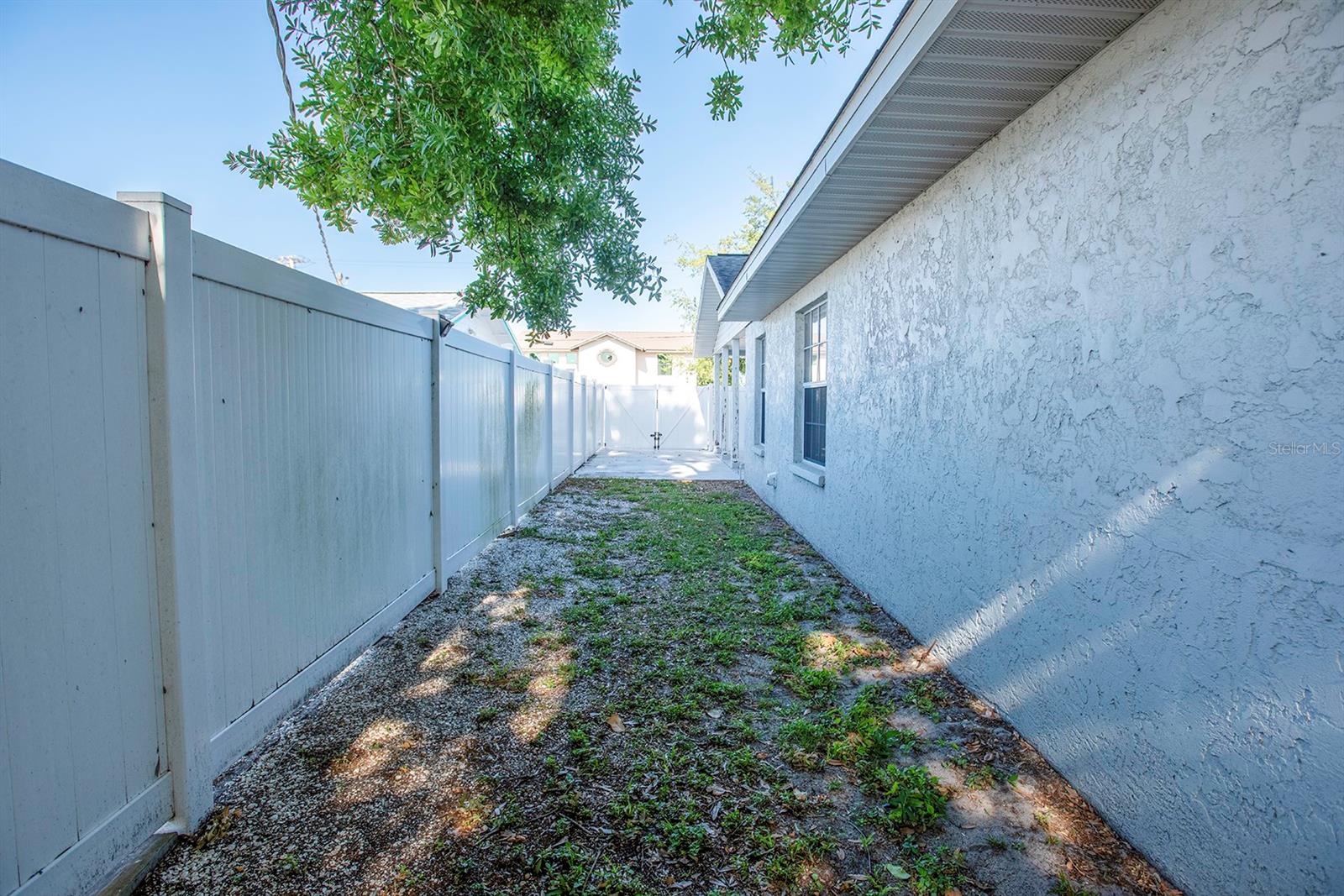 KENILWORTH - Residential