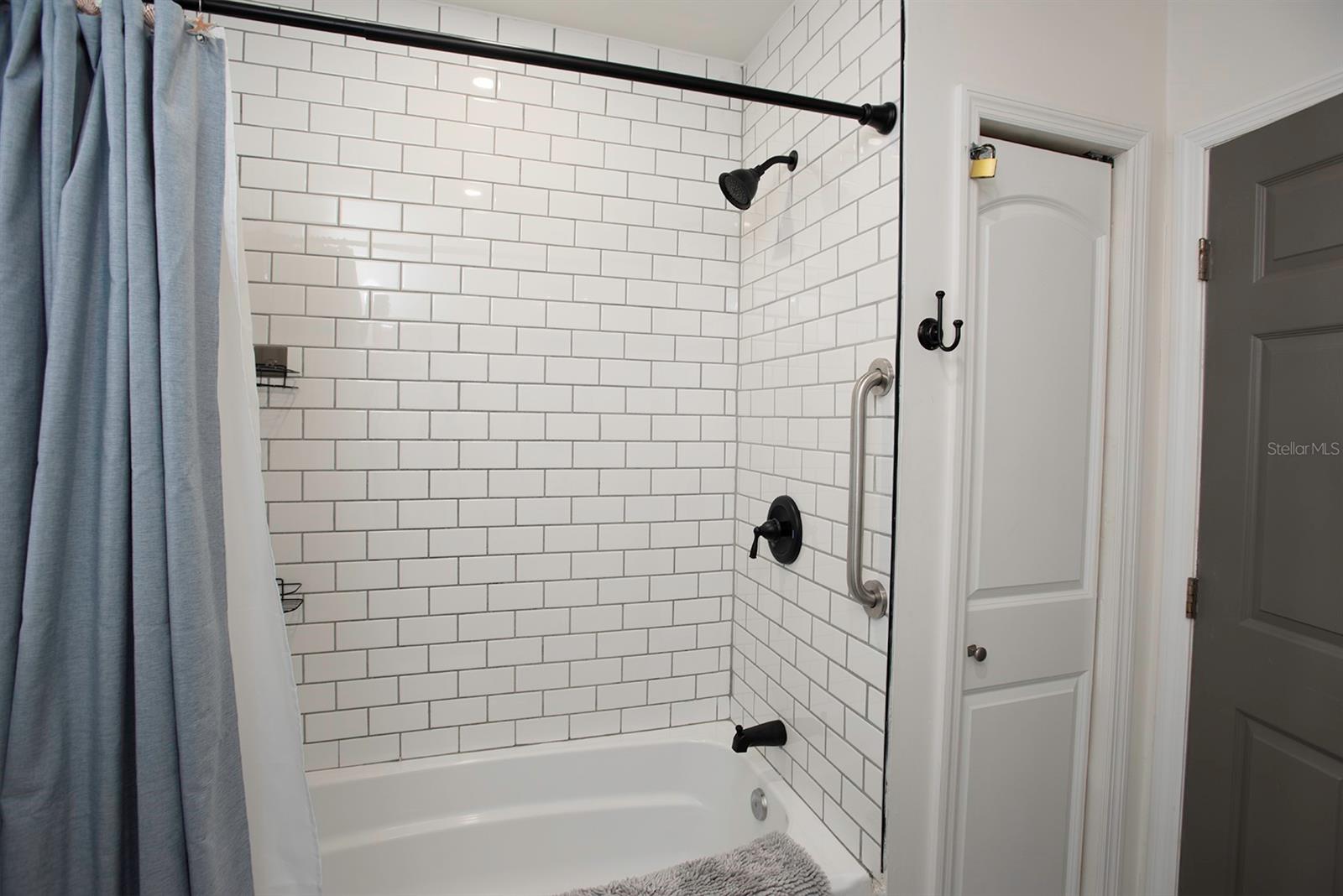 KENILWORTH - Residential