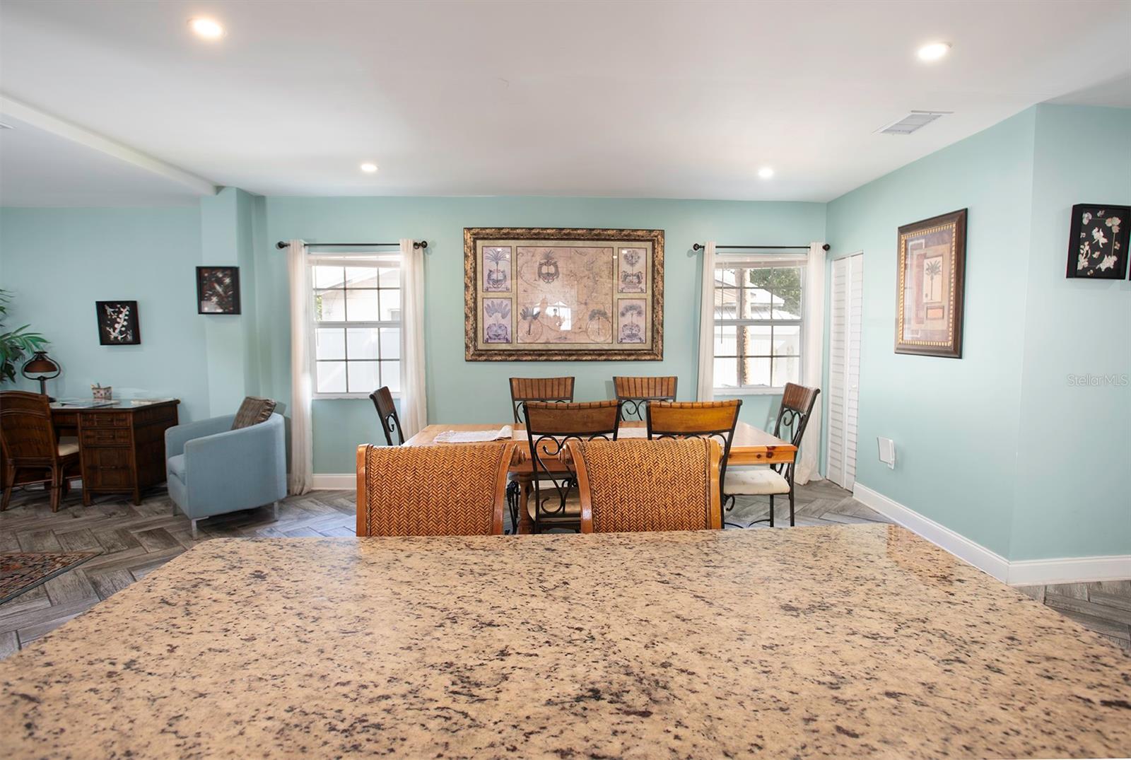 KENILWORTH - Residential