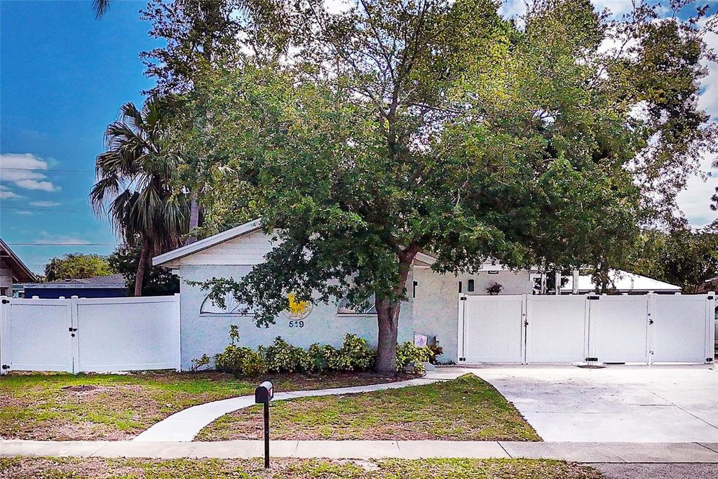 Photo of 519 51st Street W, Bradenton, FL 34209 (MLS # A4689926)