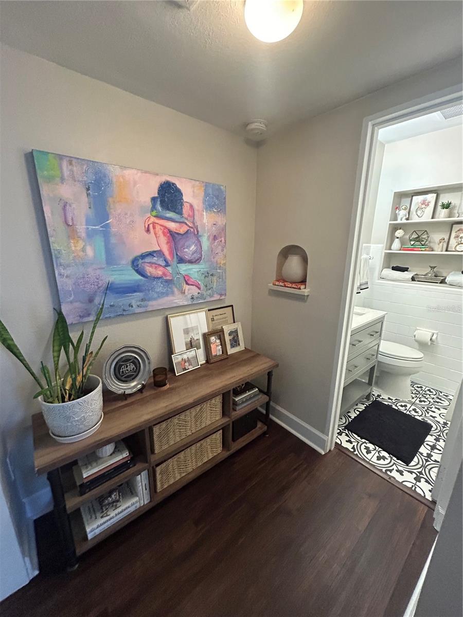 EDGEWATER MANOR - Residential Lease