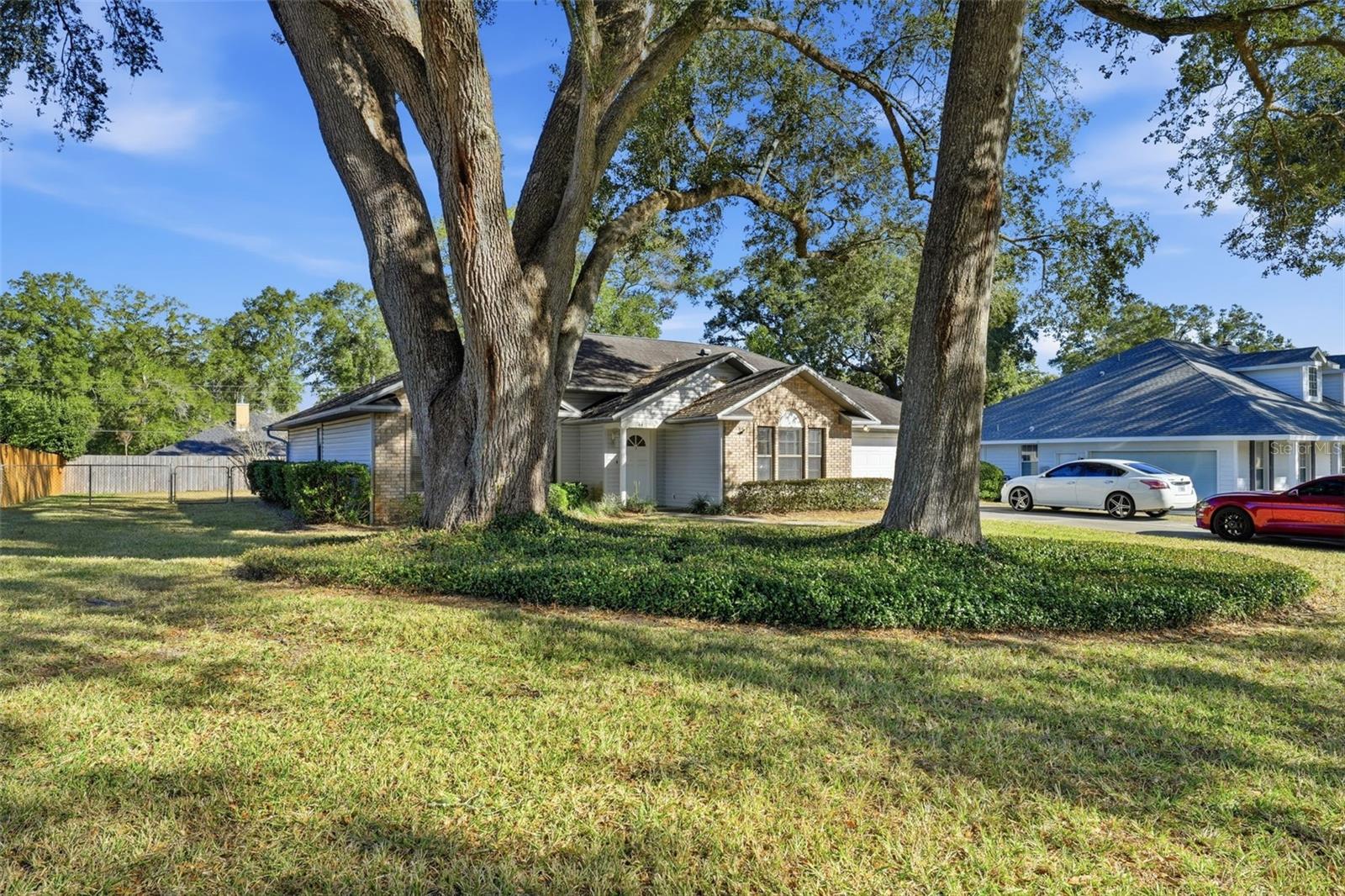 COUNTRY ESTATE KENSINGTON - Residential