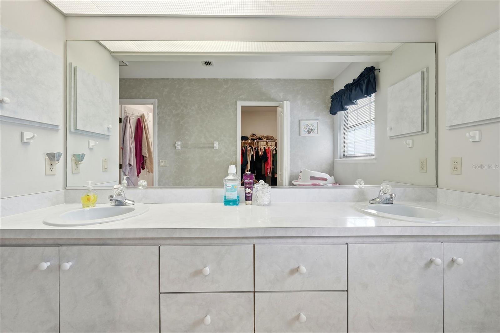 COUNTRY ESTATE KENSINGTON - Residential