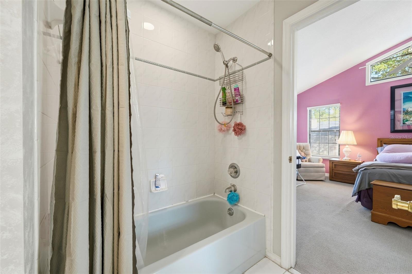 COUNTRY ESTATE KENSINGTON - Residential